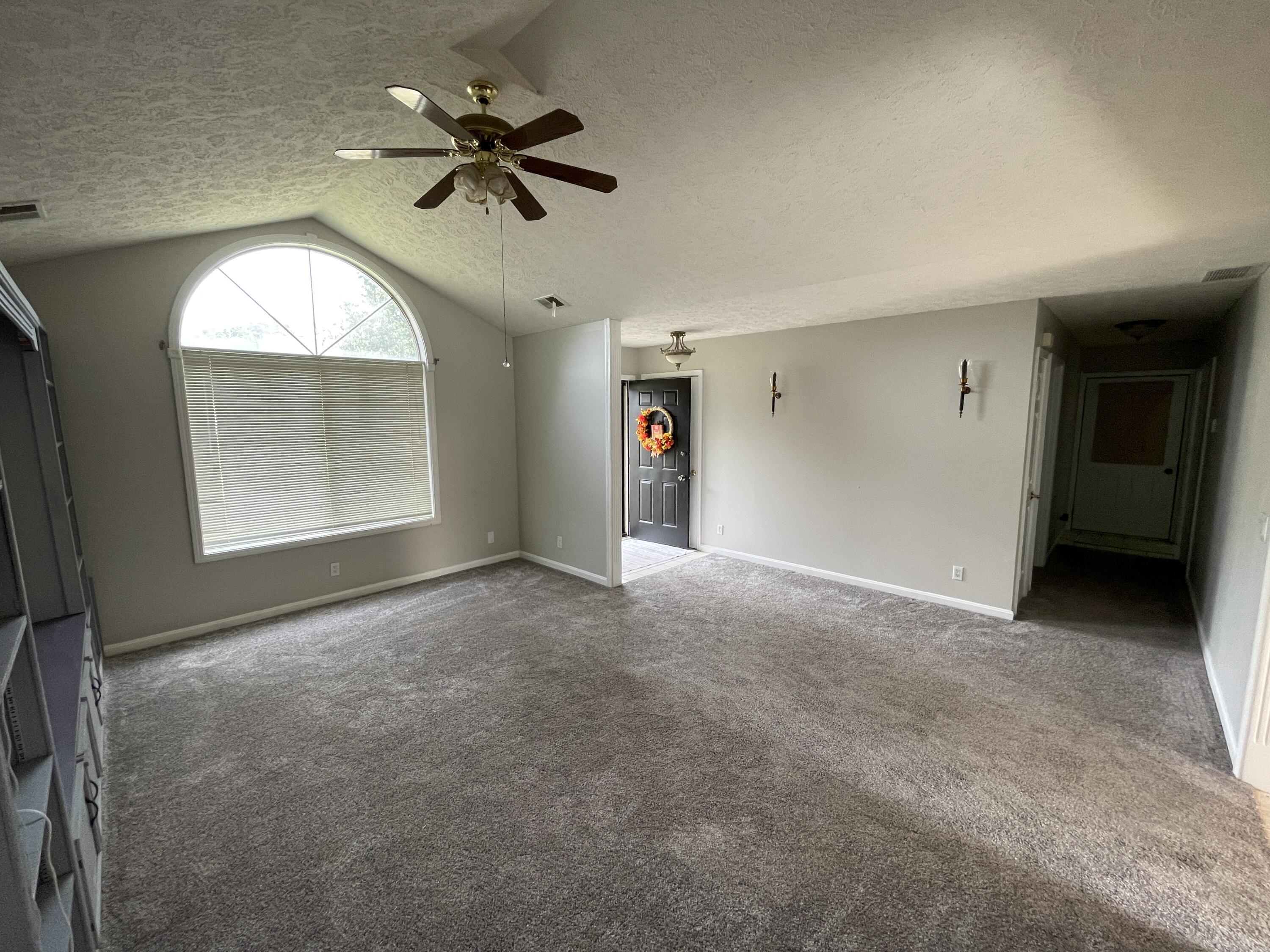 1113 Tara Way Property Photo 5