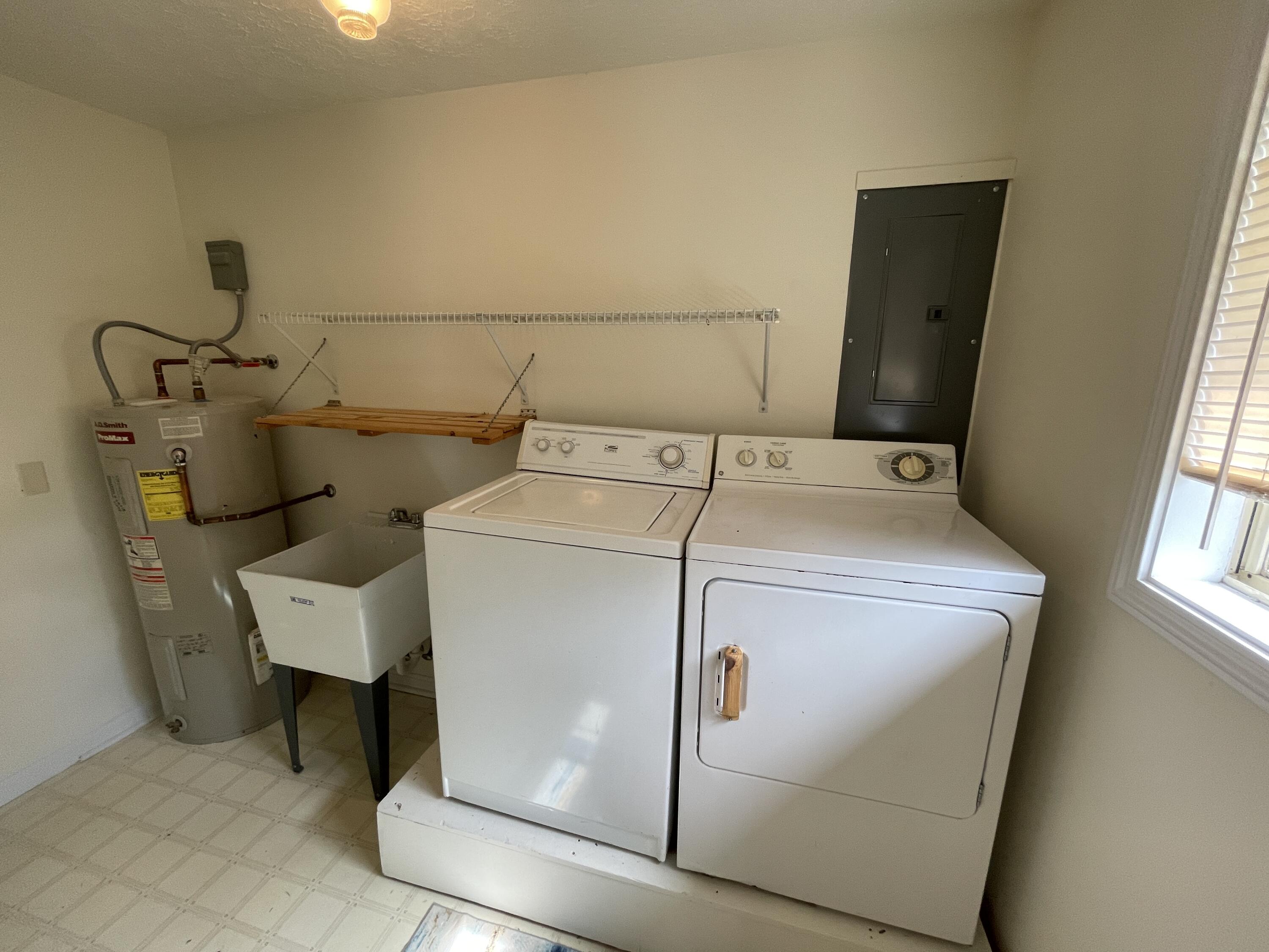 1113 Tara Way Property Photo 10