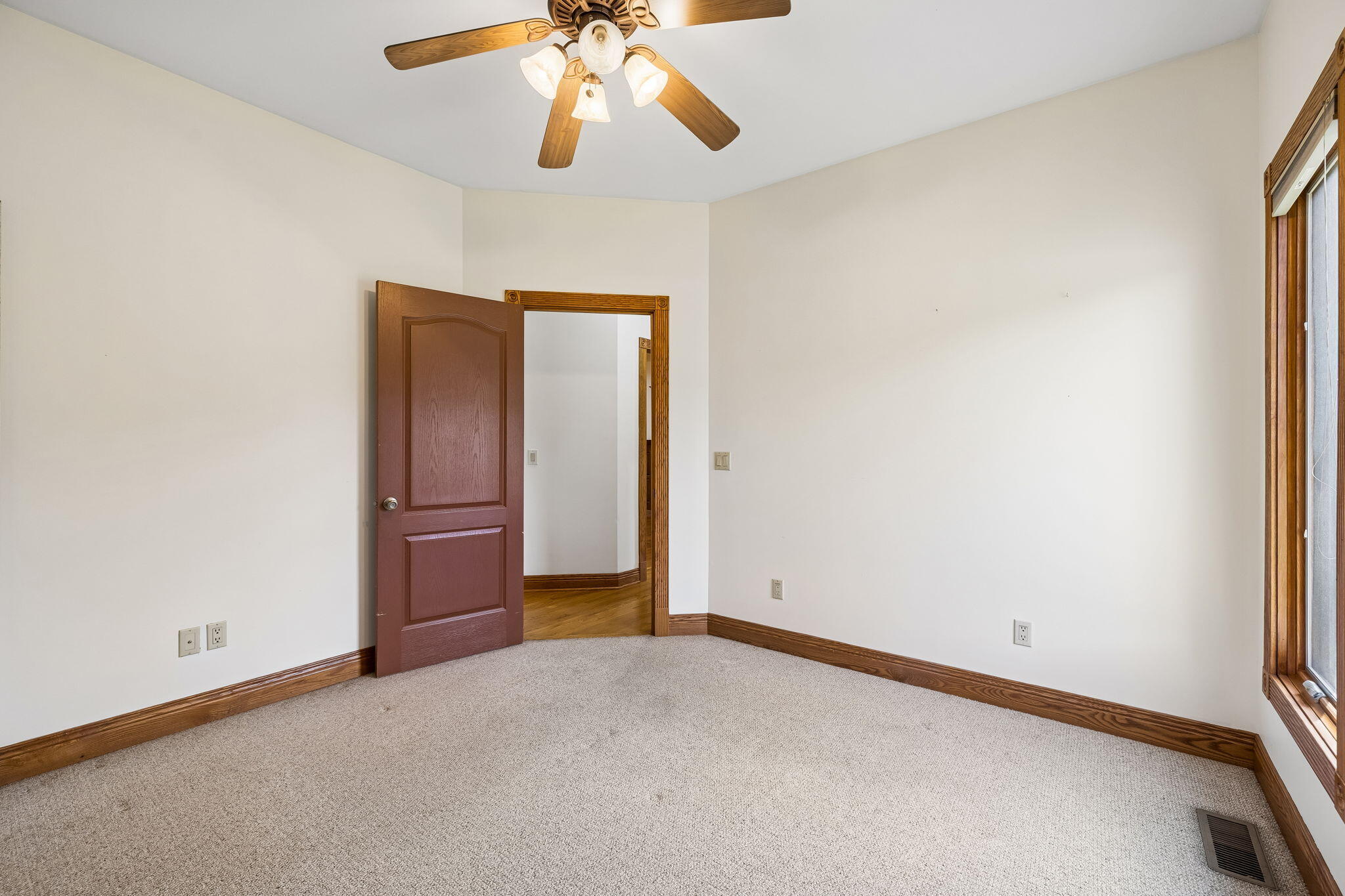 201 James Lyn Drive Property Photo 15