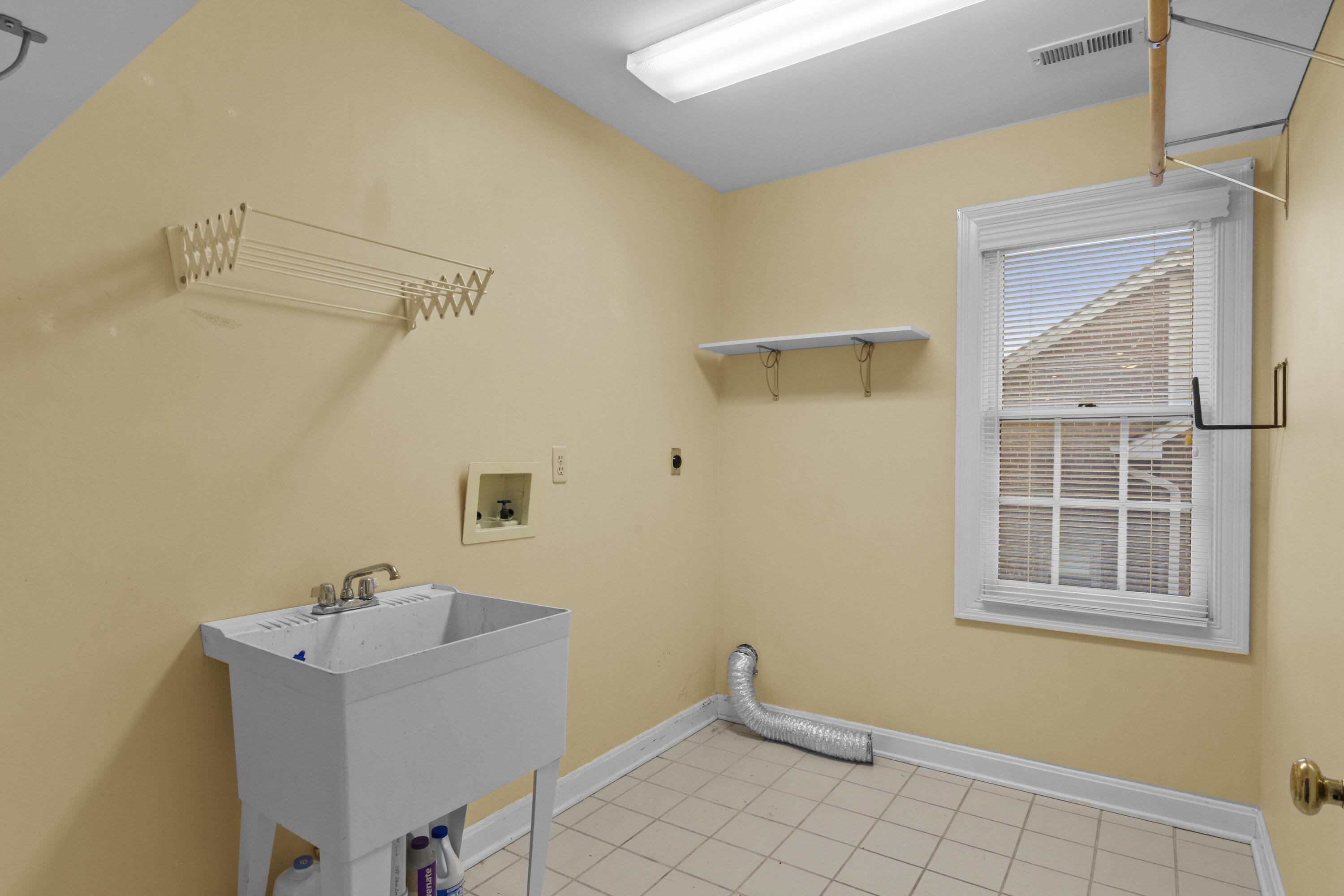 3120 Grantham Way Property Photo 35