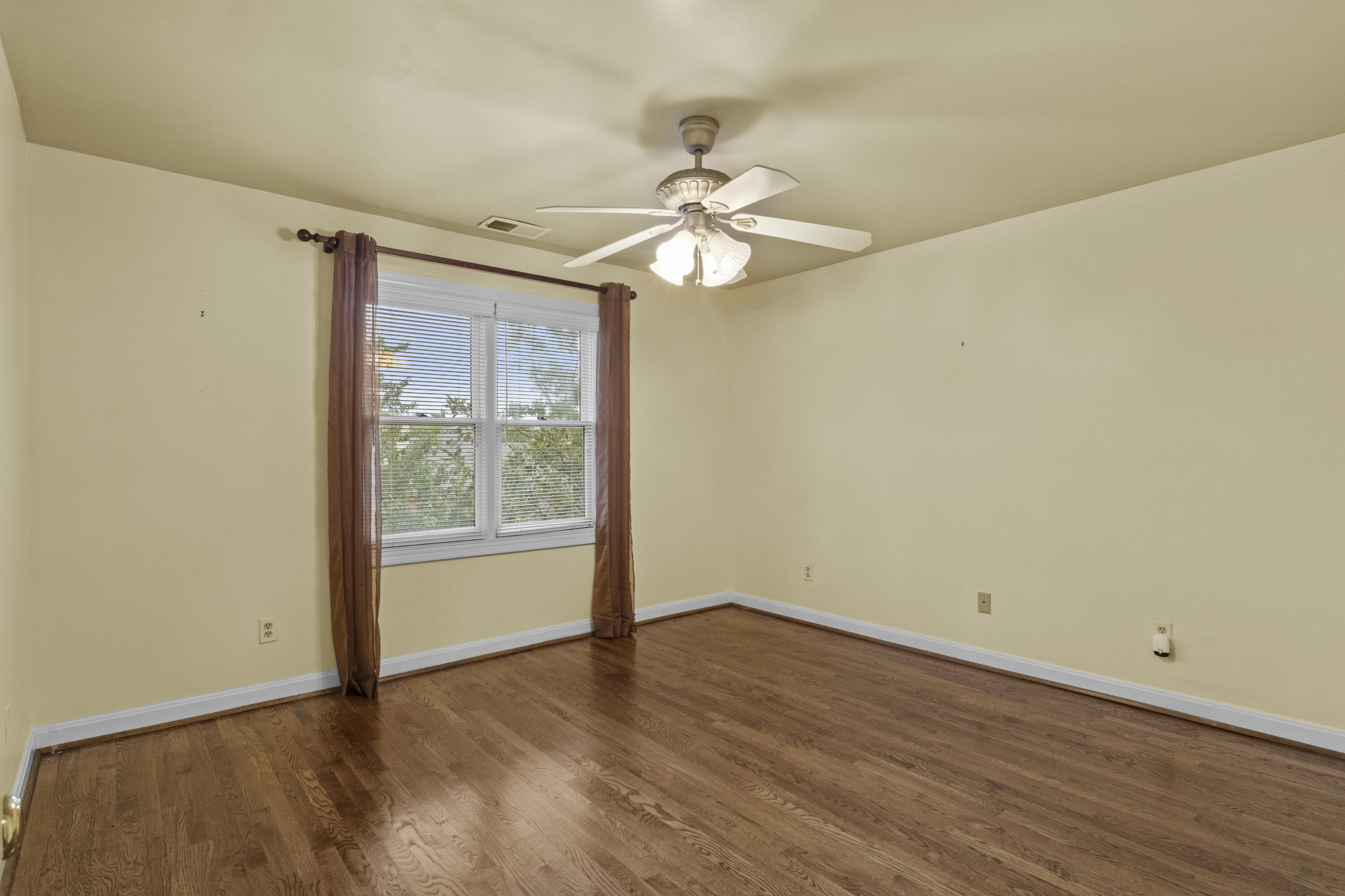 3120 Grantham Way Property Photo 38