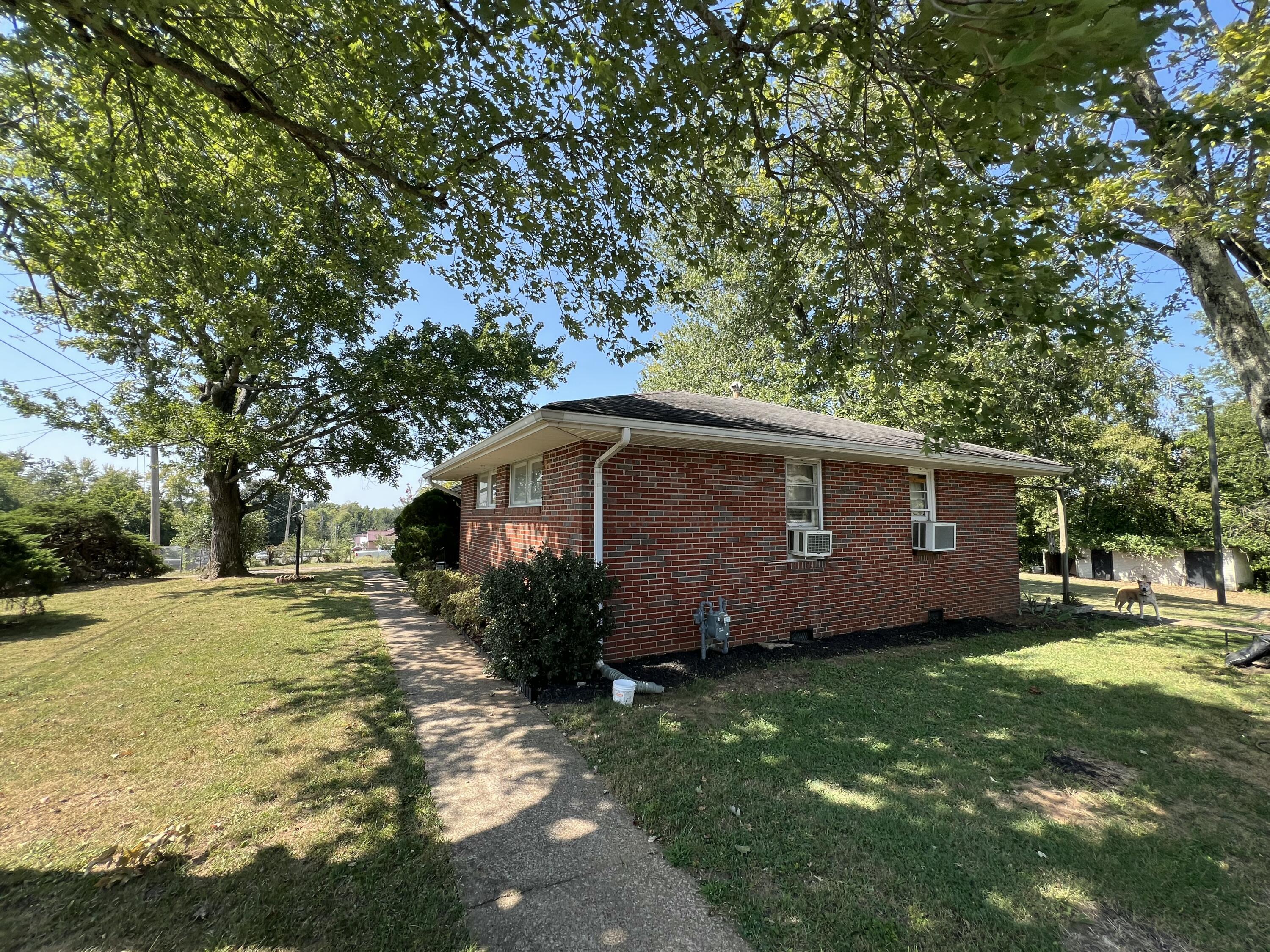 237 Center Street Property Photo 3