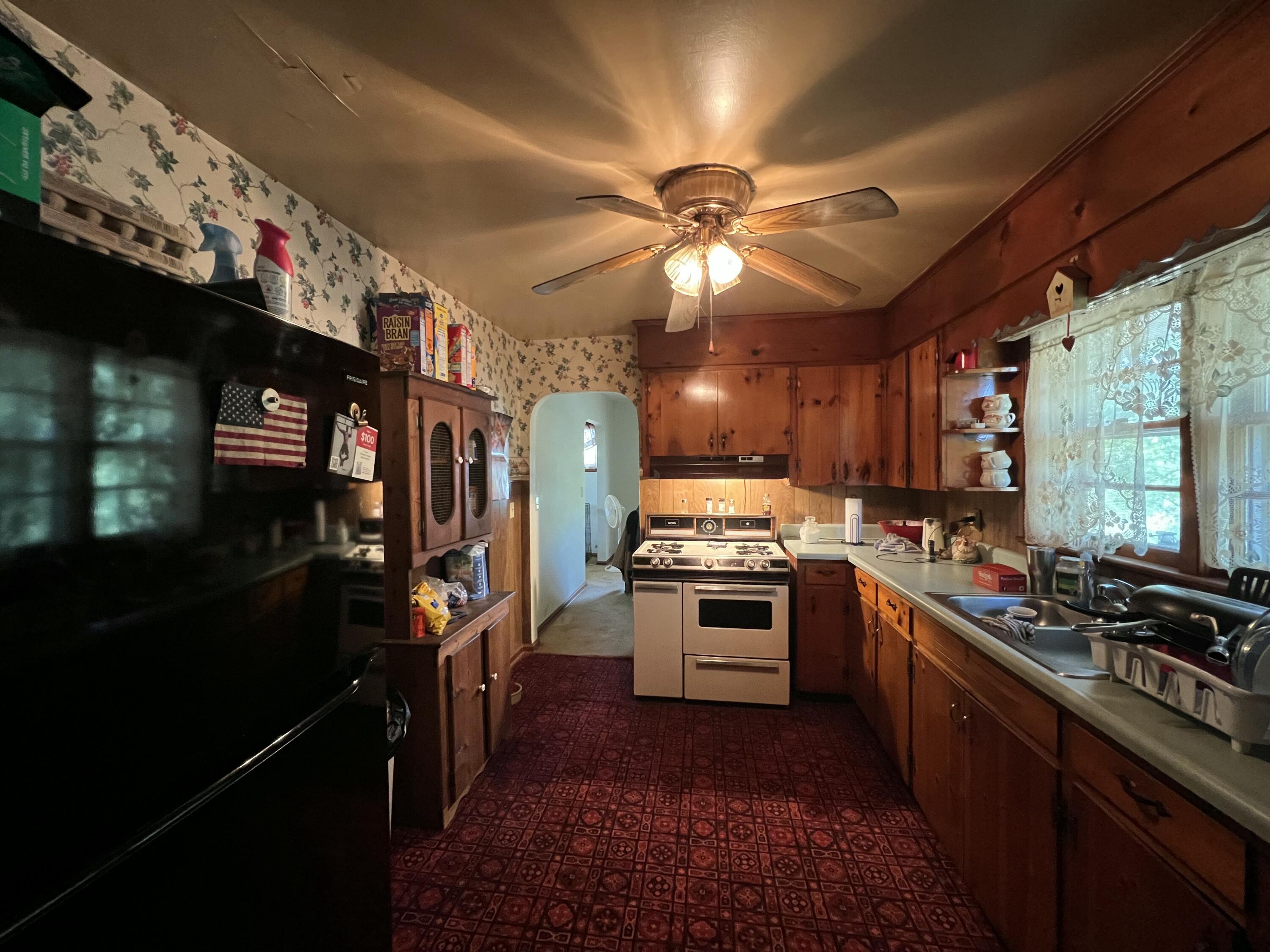 237 Center Street Property Photo 19