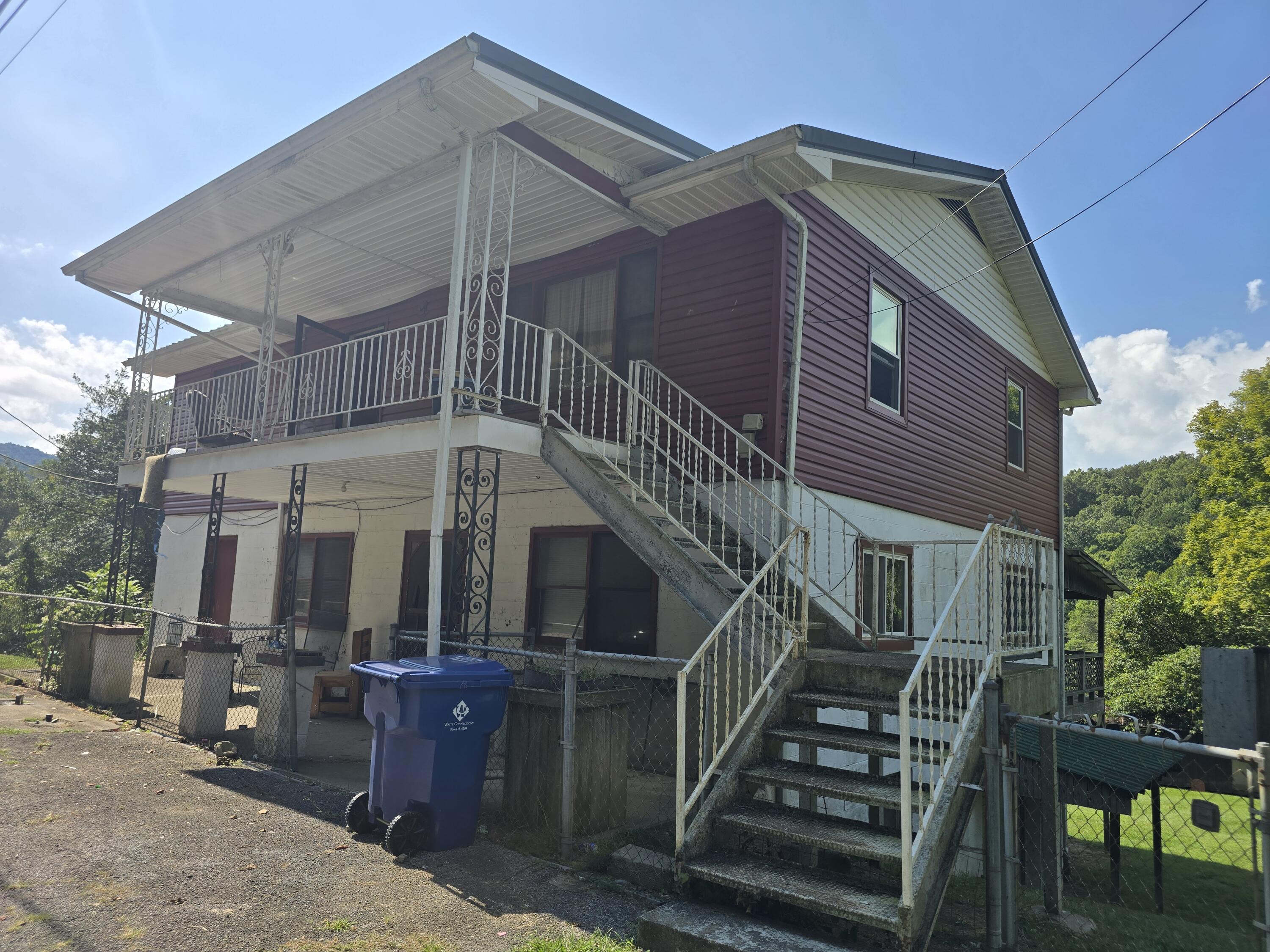 18870 Highway 190 Property Photo 2