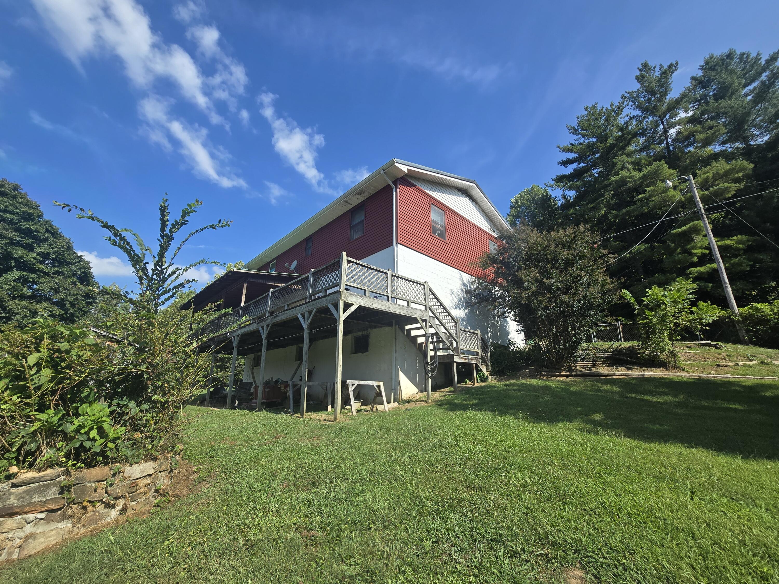 18870 Highway 190 Property Photo 3