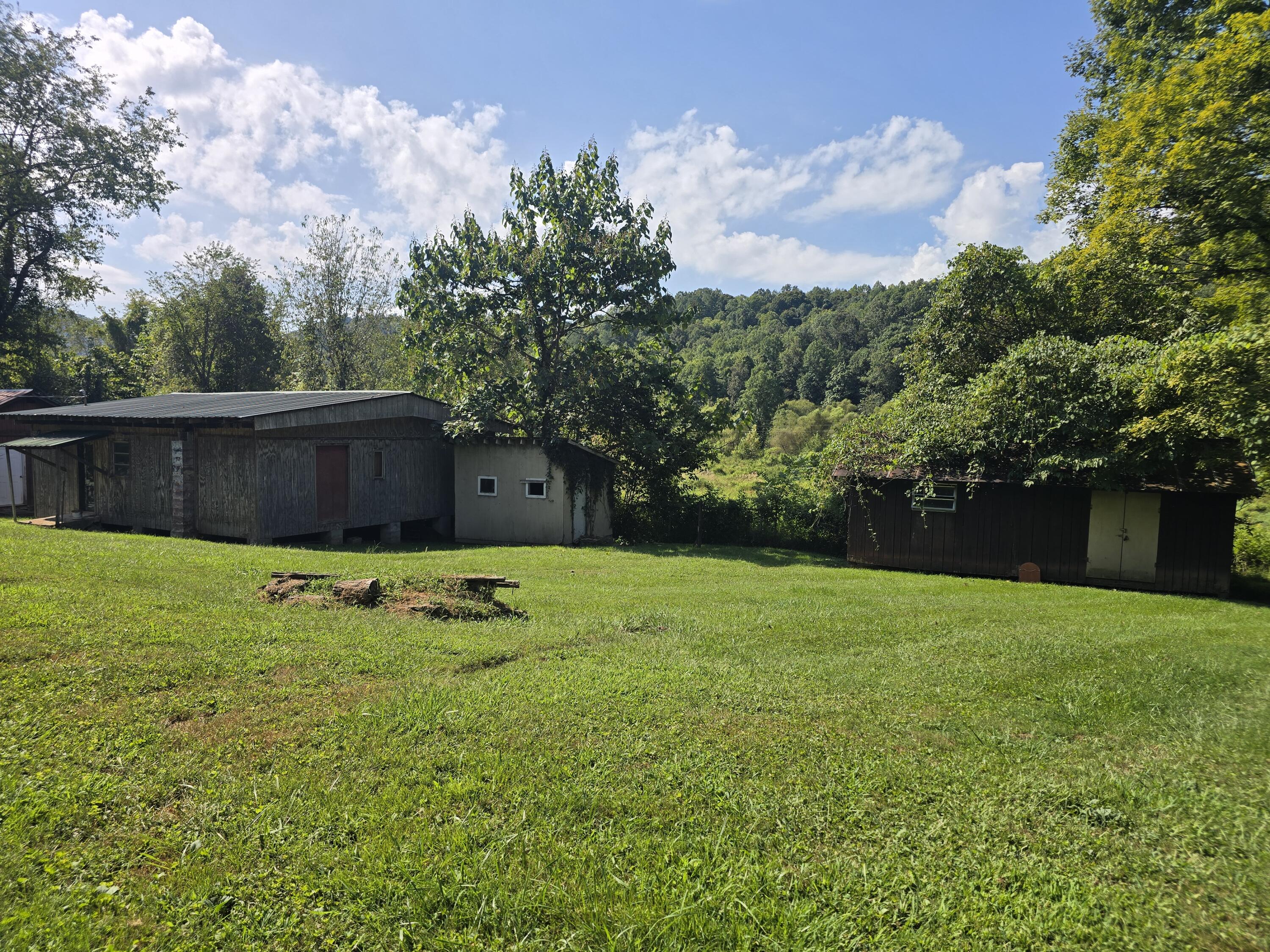 18870 Highway 190 Property Photo 6