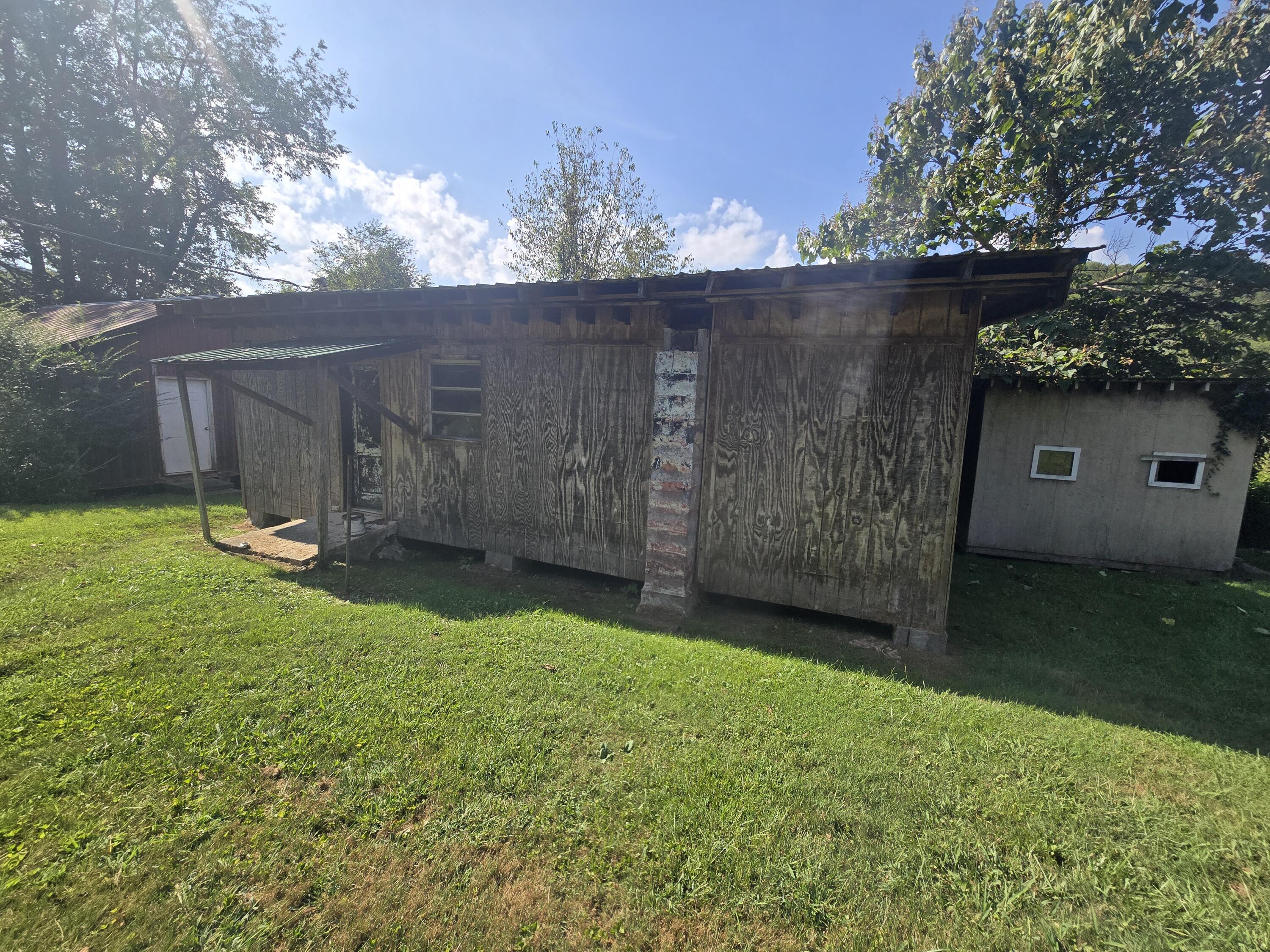 18870 Highway 190 Property Photo 8