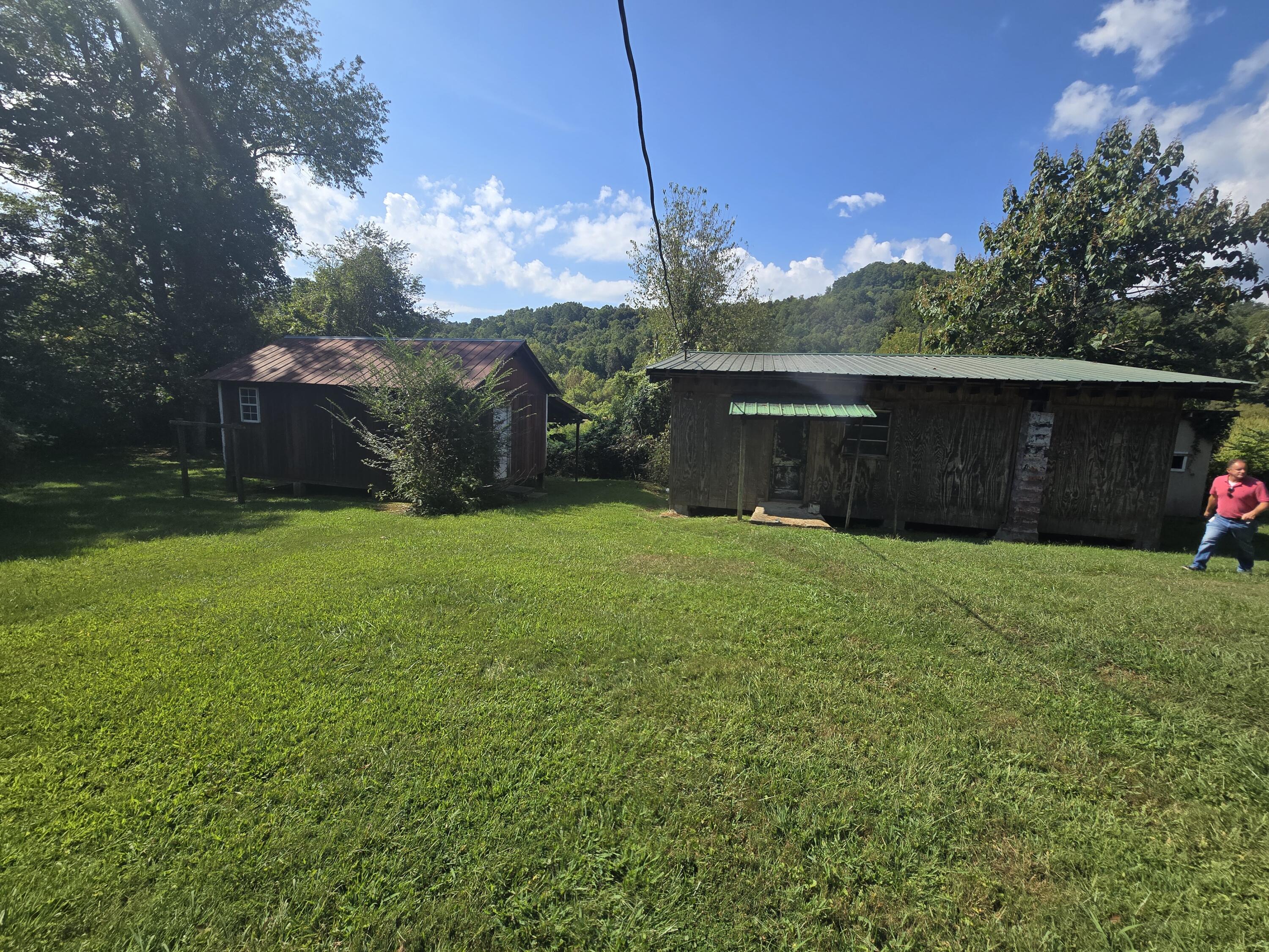 18870 Highway 190 Property Photo 9