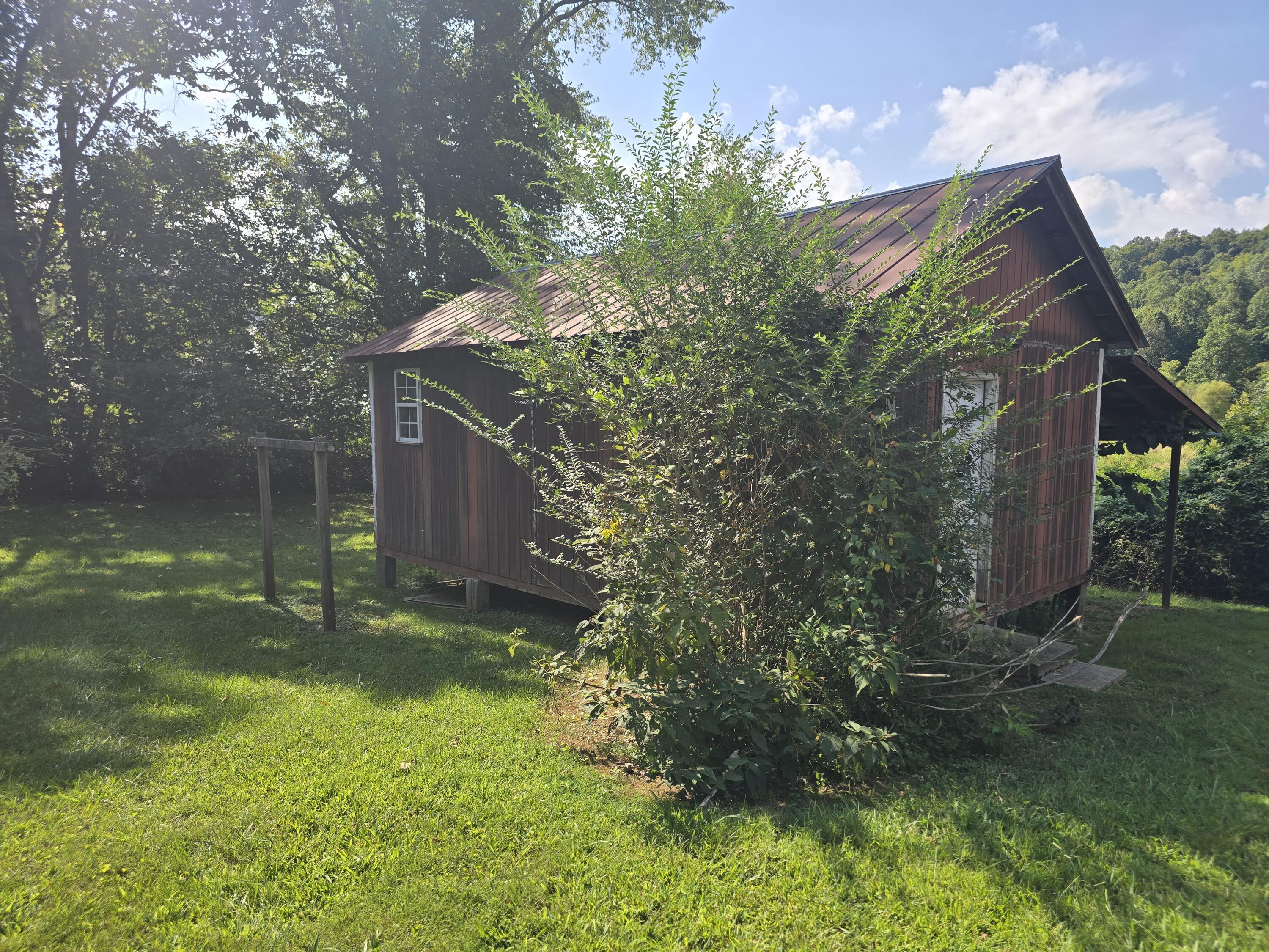 18870 Highway 190 Property Photo 13