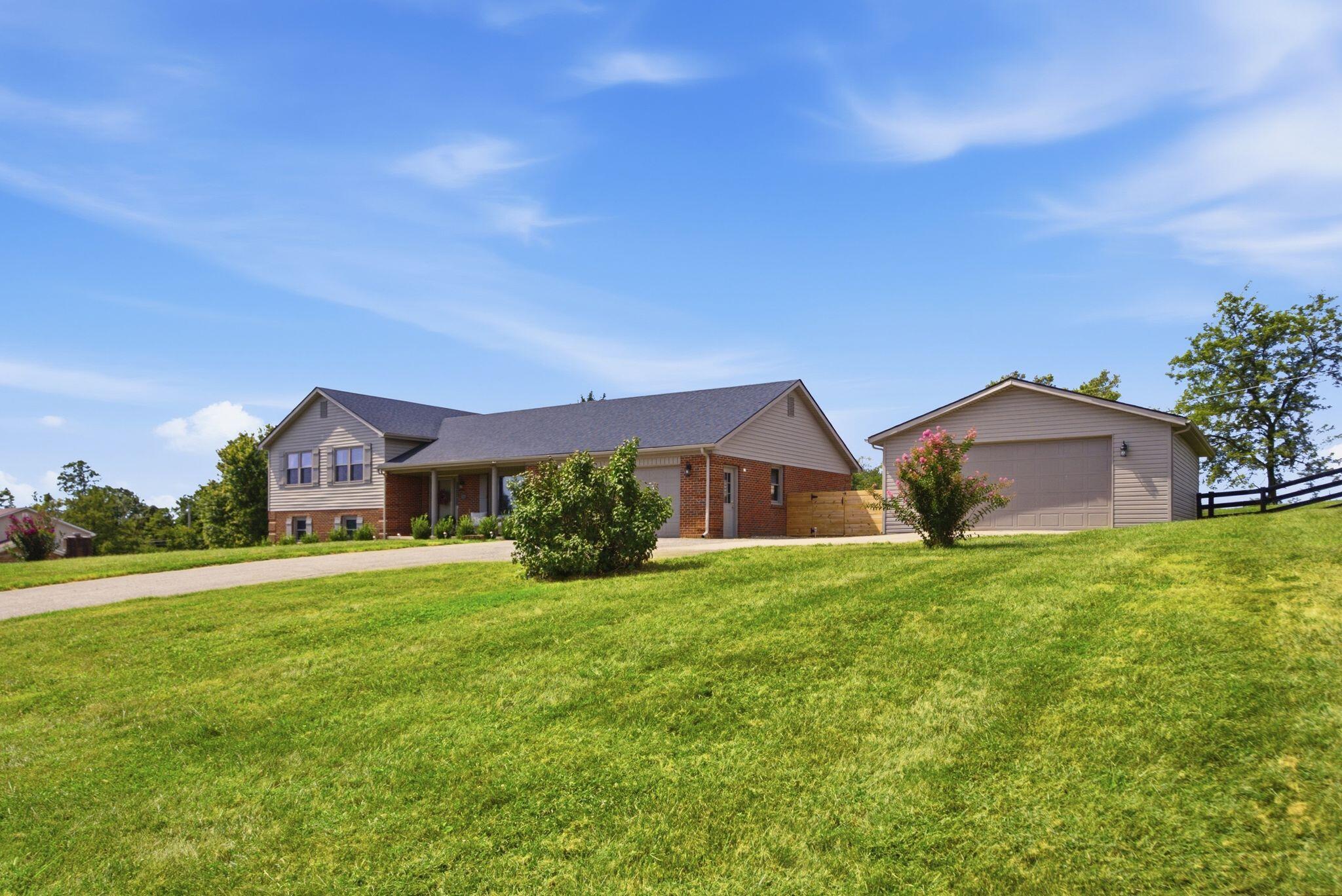 1313 Travis Drive Property Photo 4