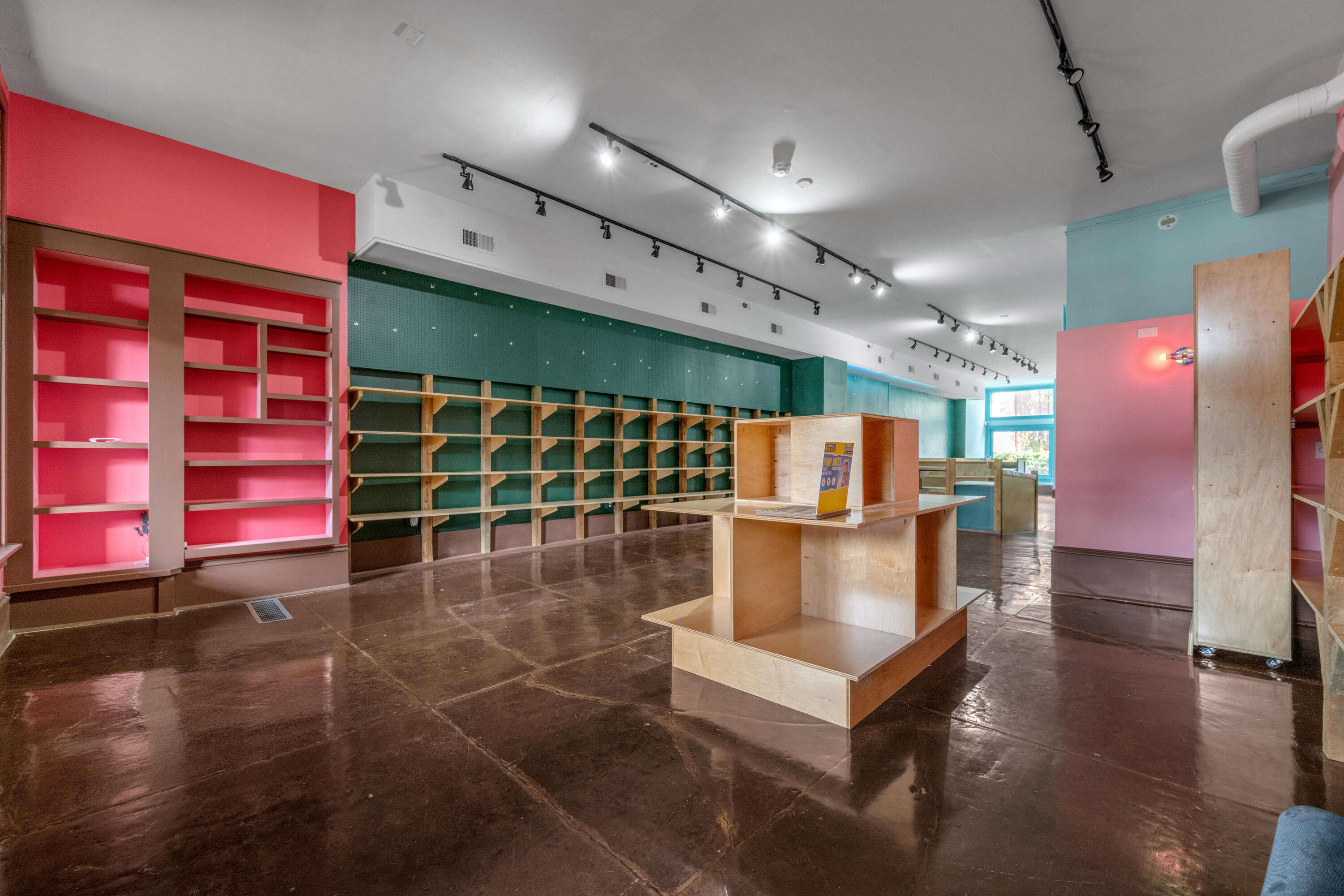 213 N Limestone Property Photo 19