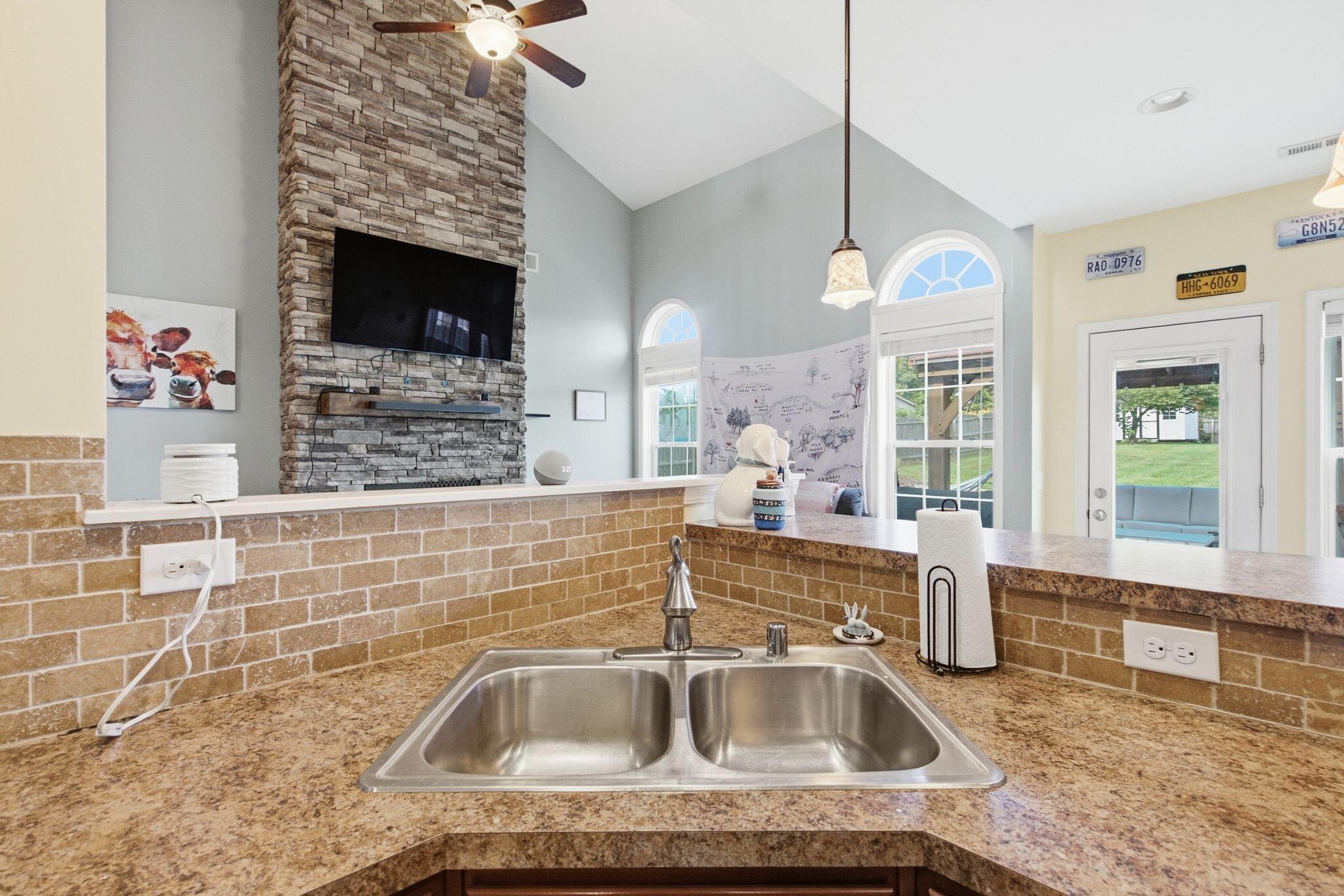 105 Bueno Crossing Property Photo 12