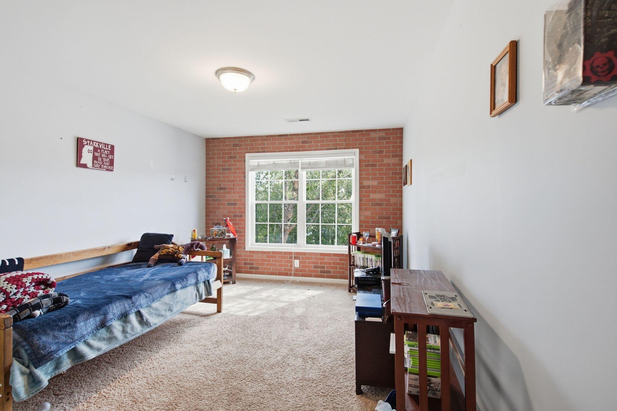 105 Bueno Crossing Property Photo 28
