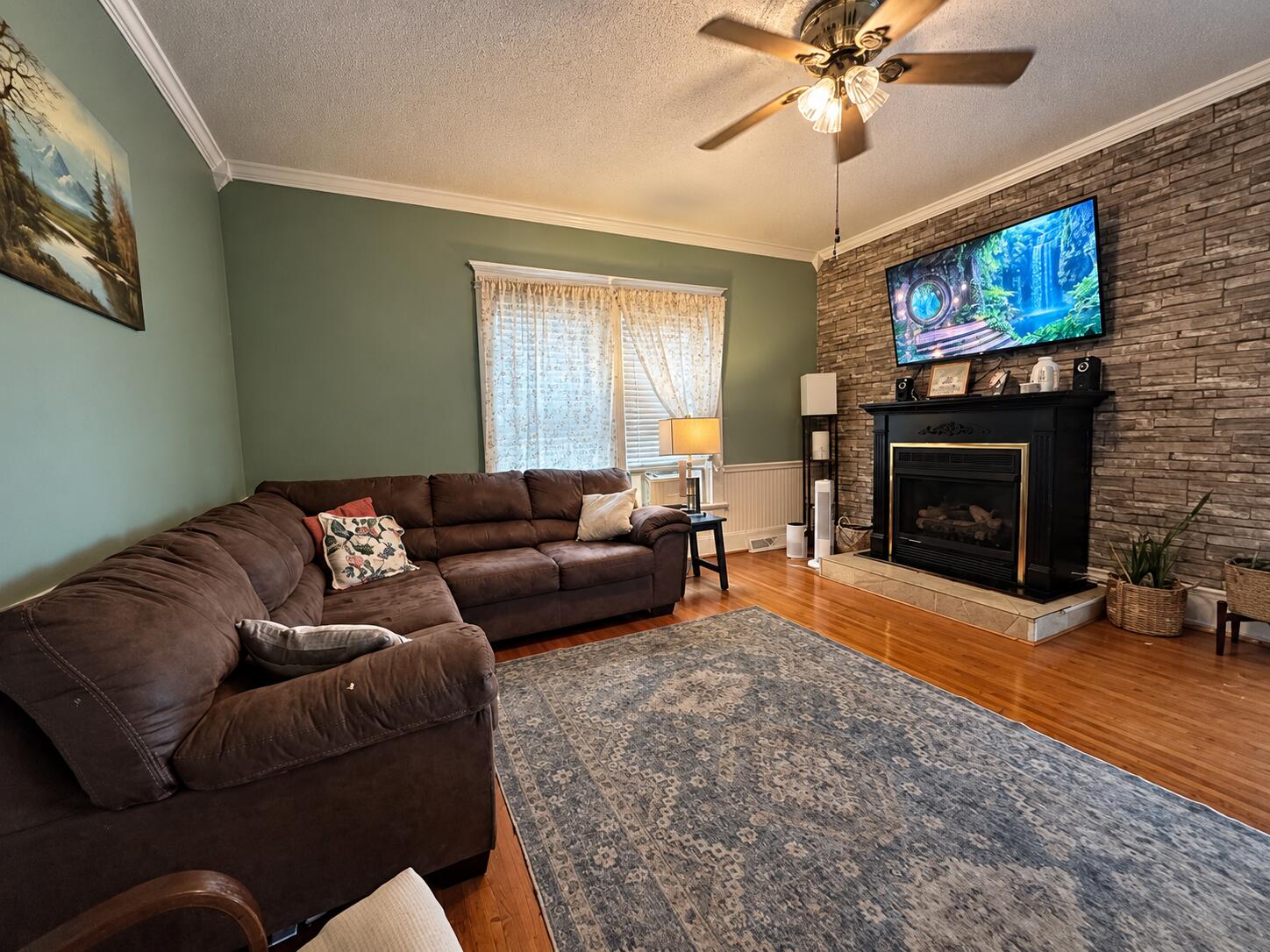 116 E High Street Property Photo 4