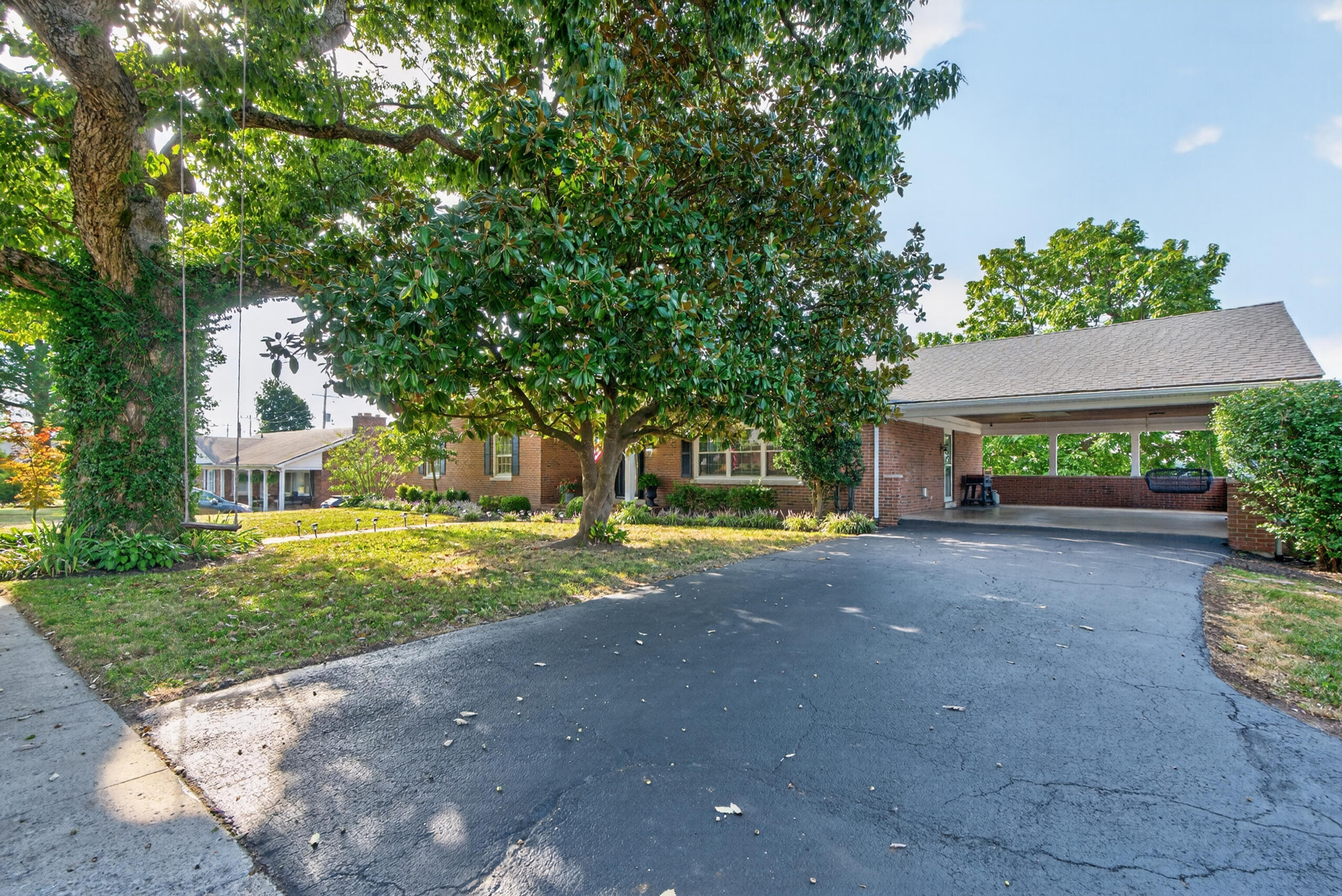 202 Natchez Trace Property Photo 4