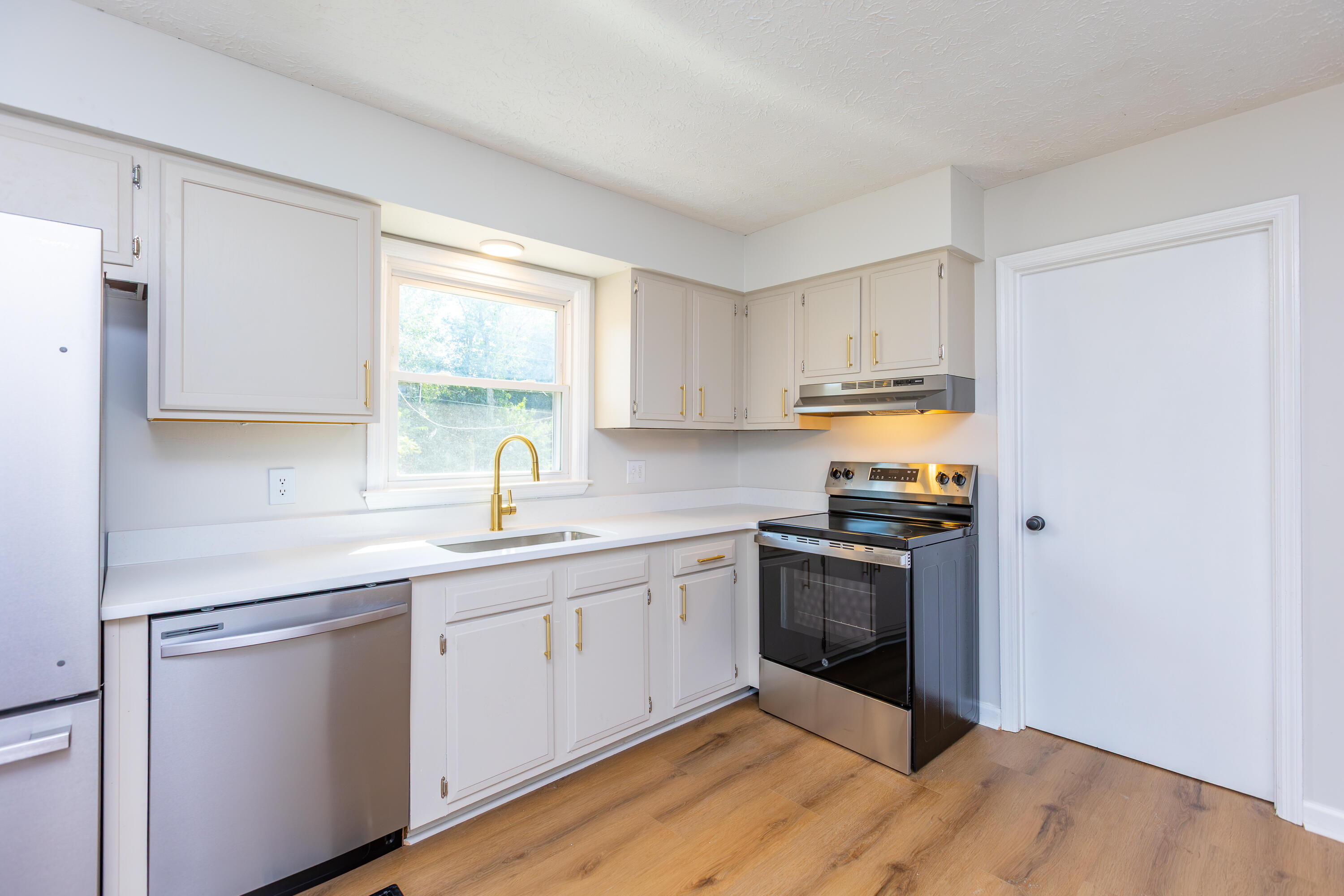200 Brooks Road Property Photo 10