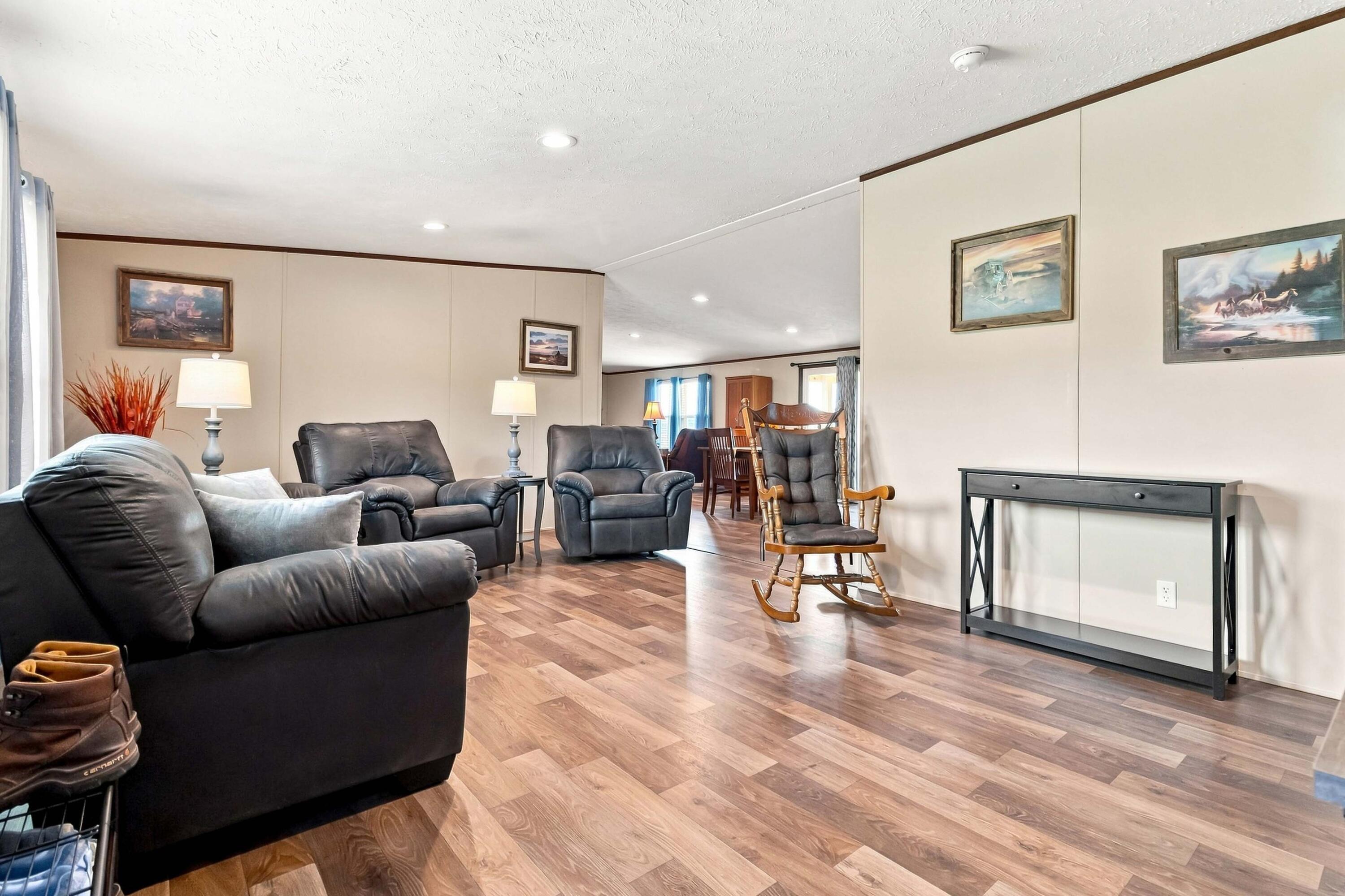 1649 James Road Property Photo 6