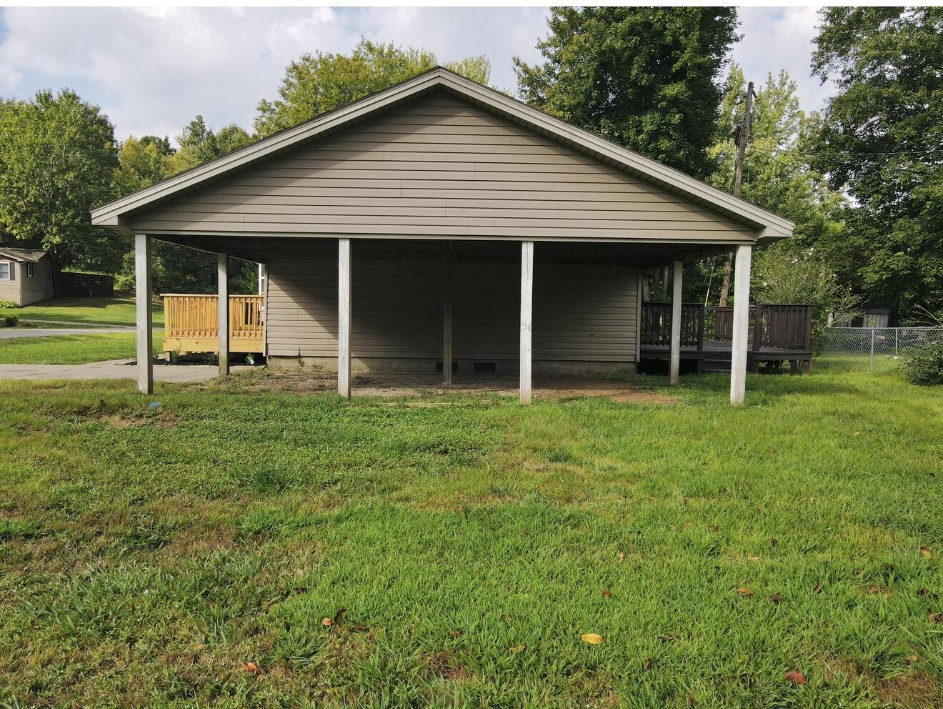 3007 Huckshold Drive Property Photo 33