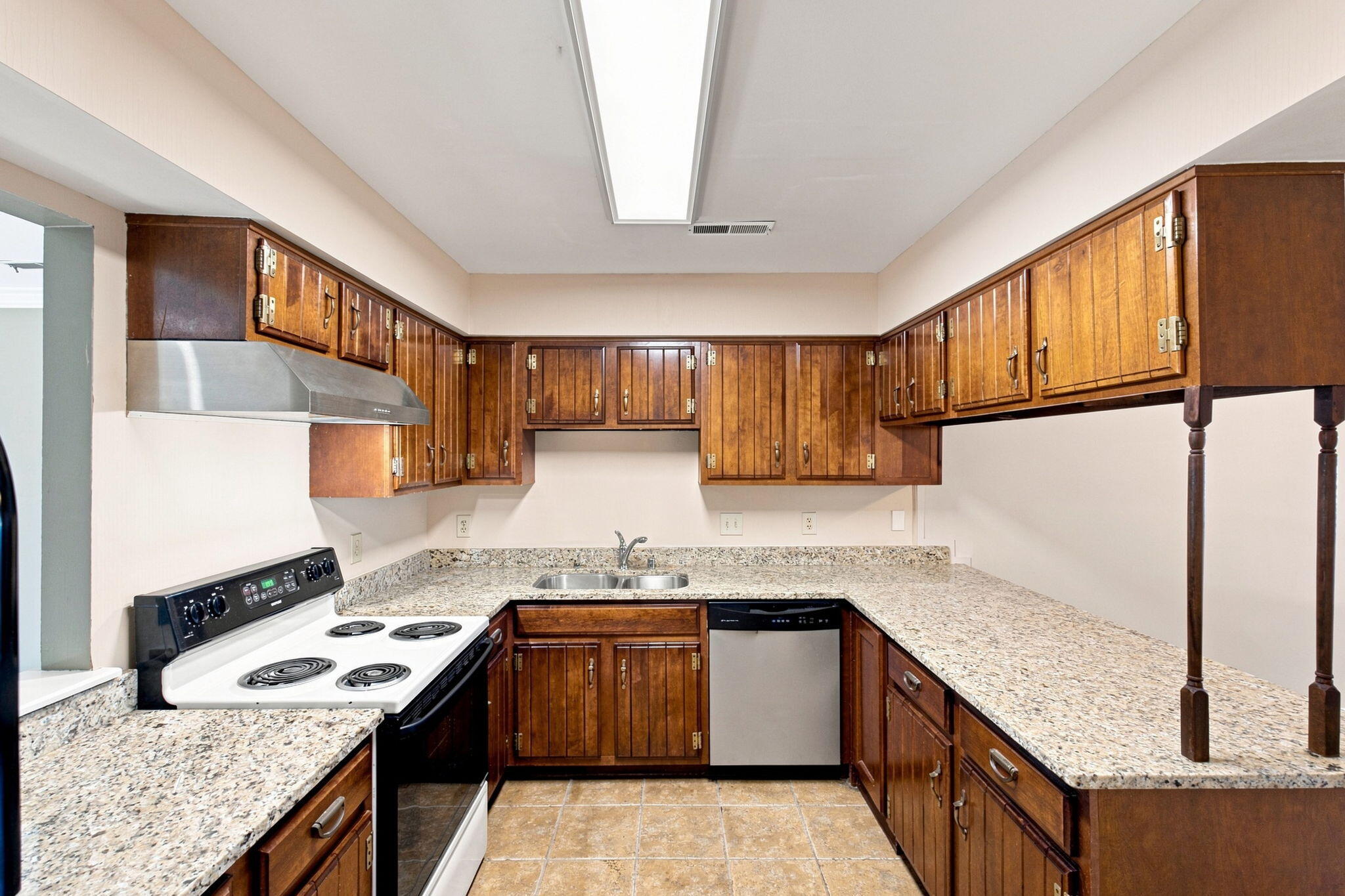541 W Short Street 3 Property Photo 10