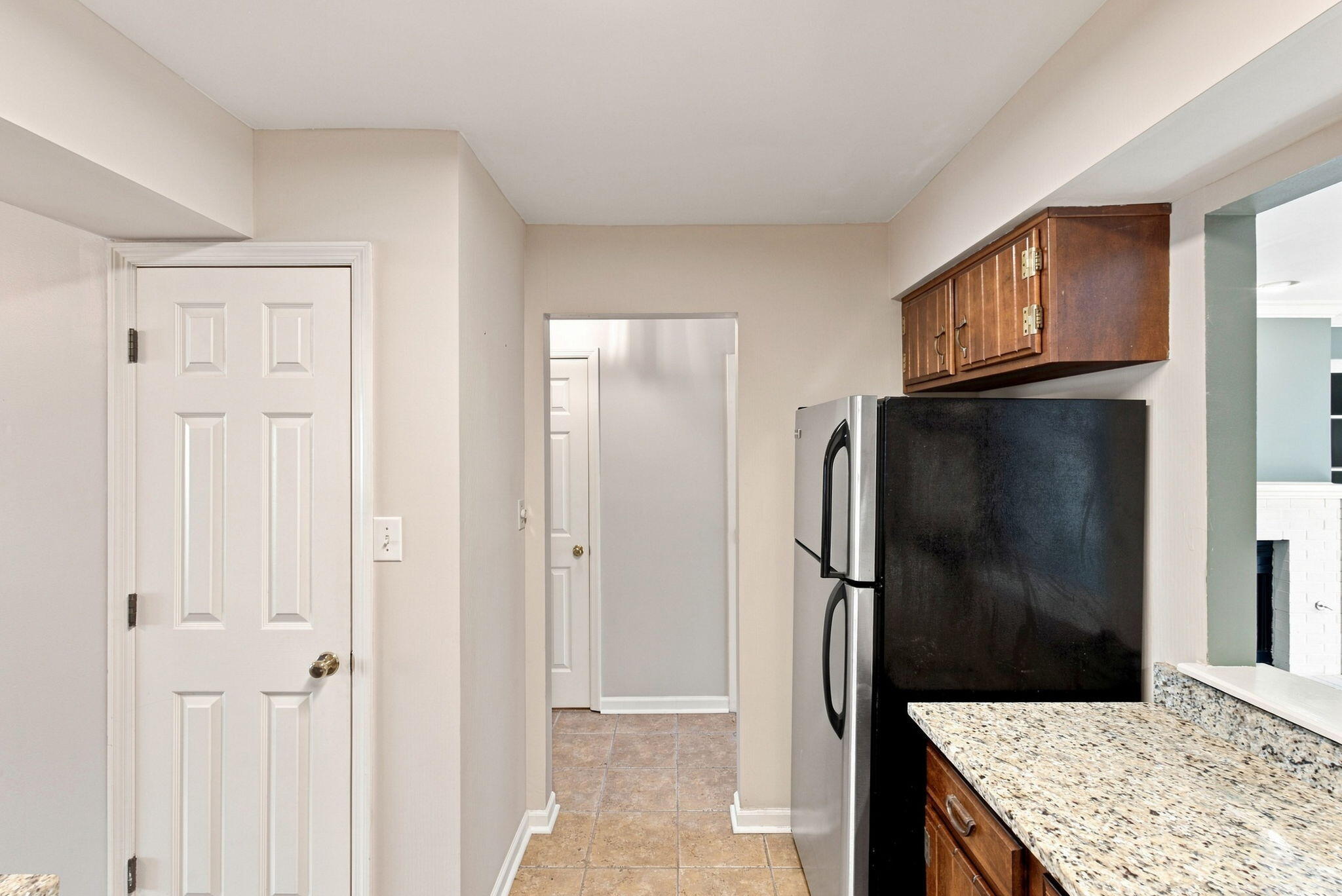 541 W Short Street 3 Property Photo 12