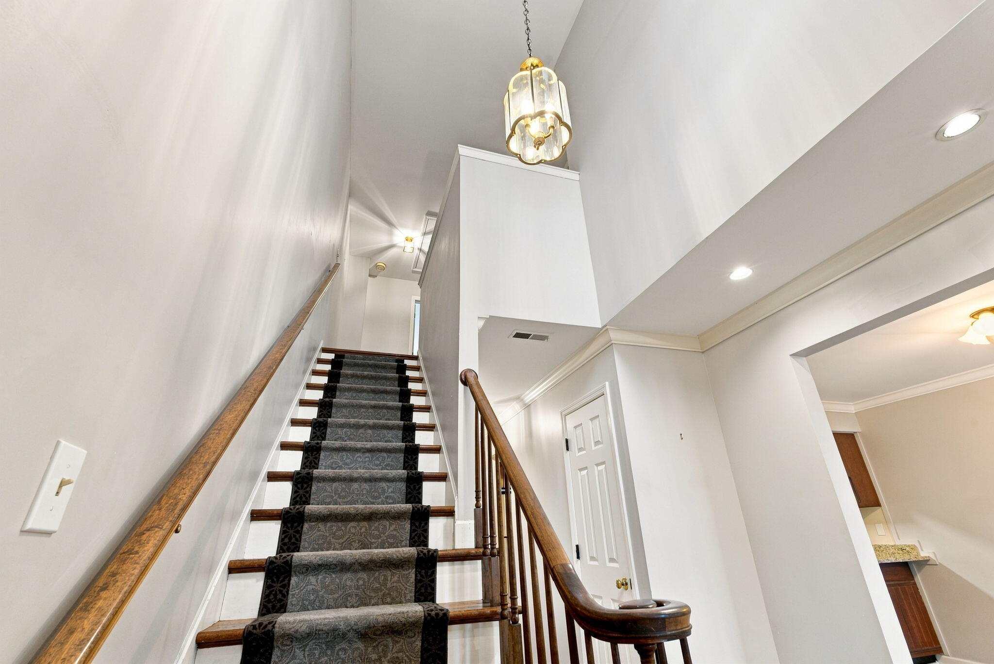 541 W Short Street 3 Property Photo 19