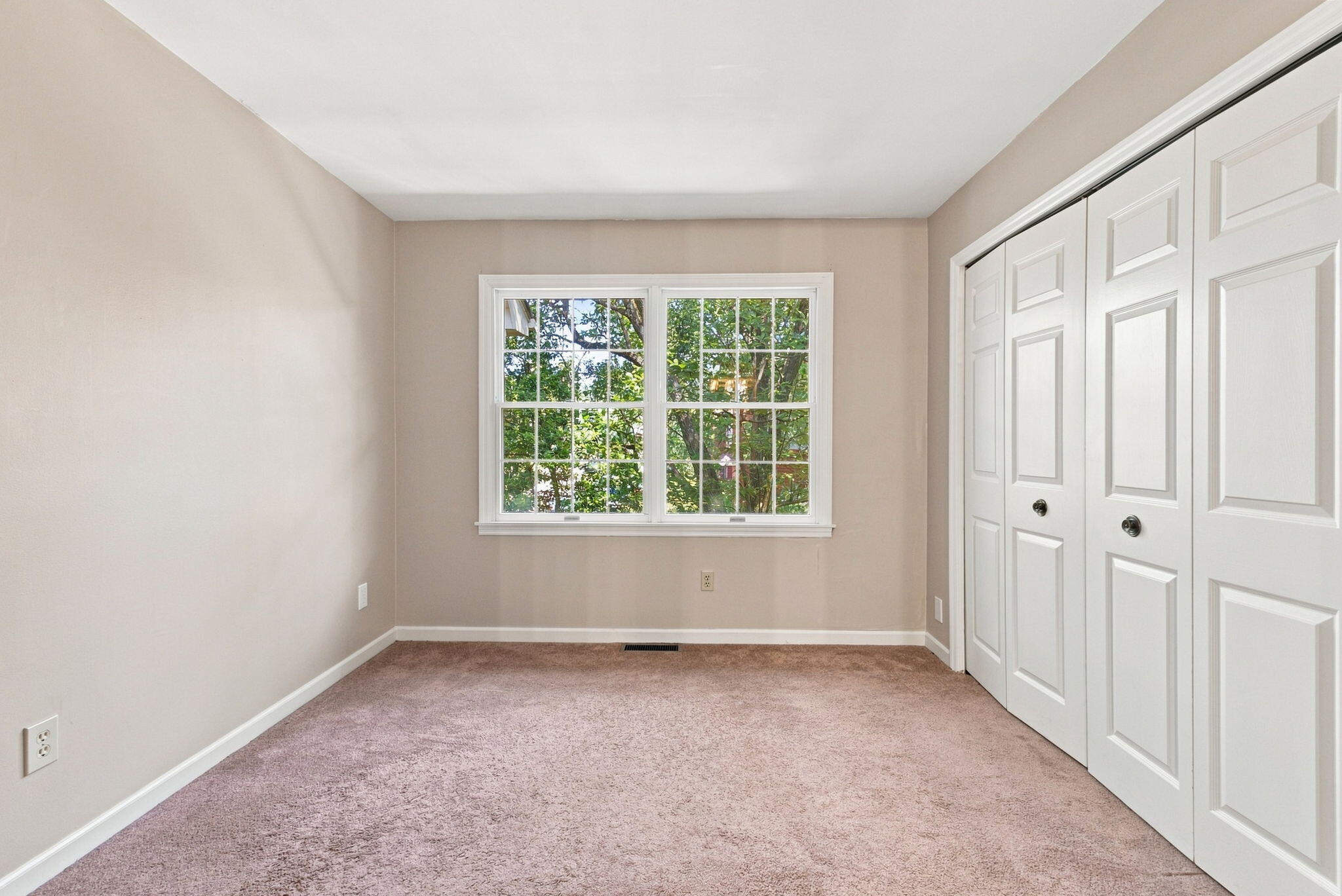 541 W Short Street 3 Property Photo 24