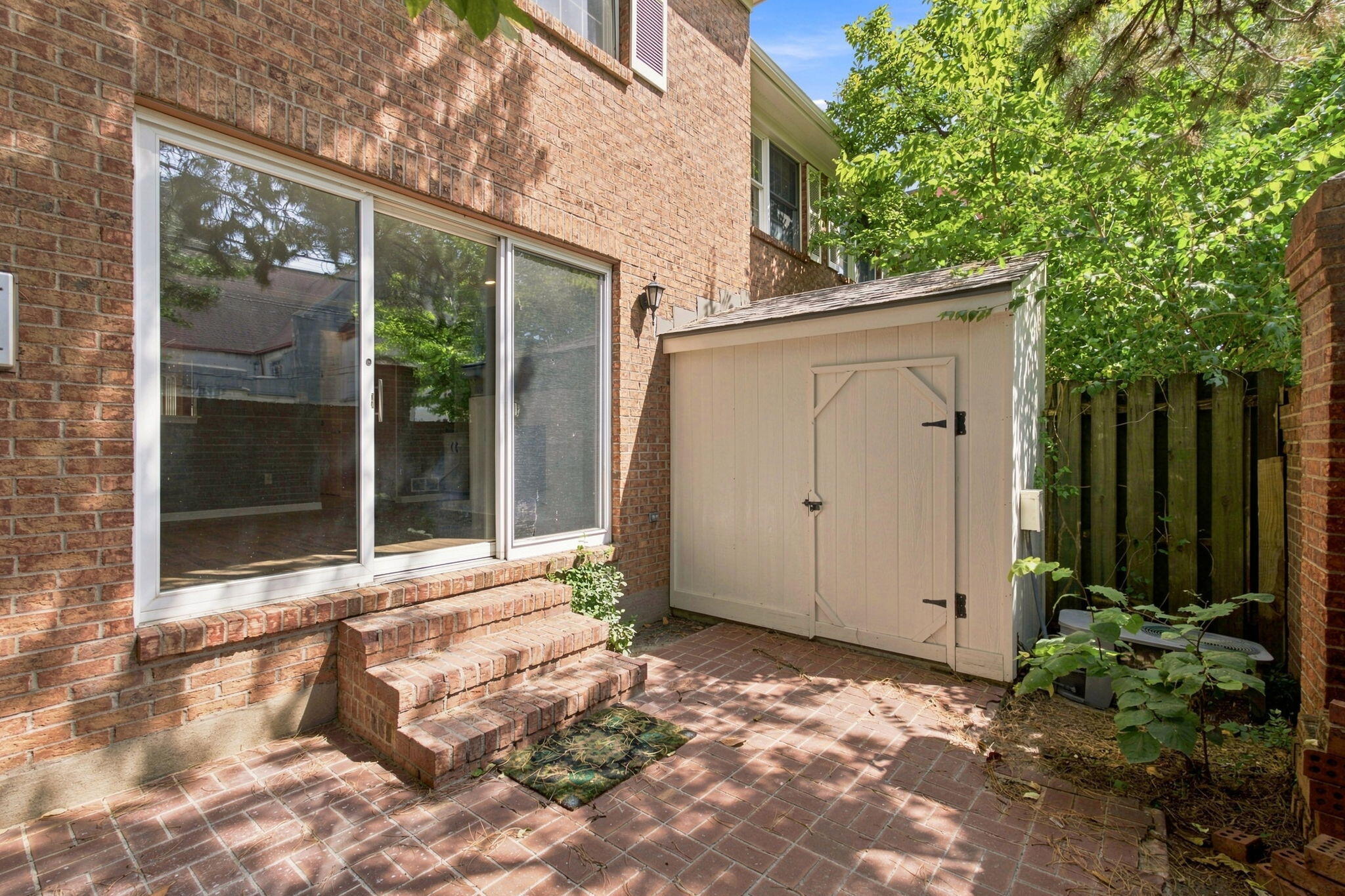 541 W Short Street 3 Property Photo 29