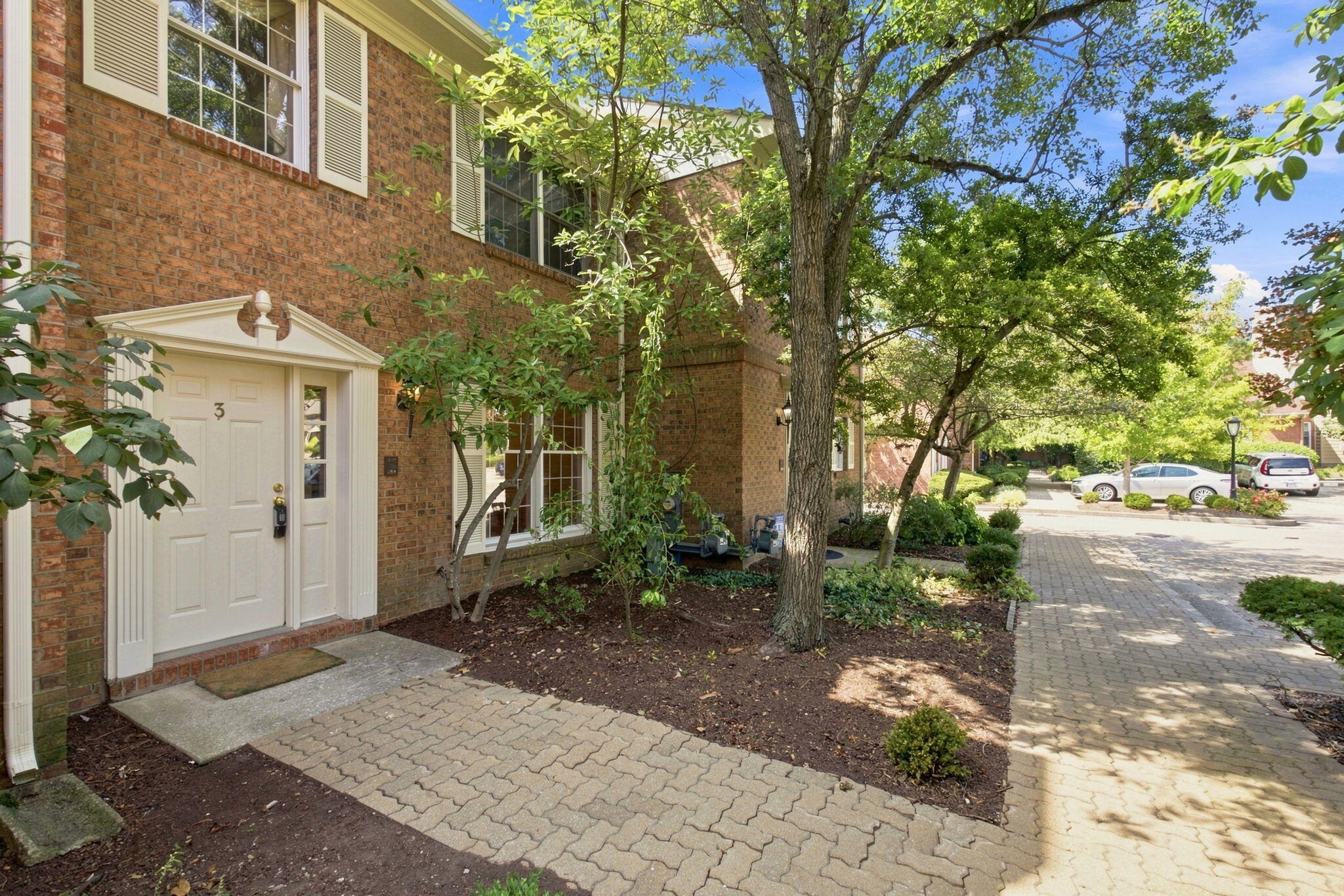 541 W Short Street 3 Property Photo 30
