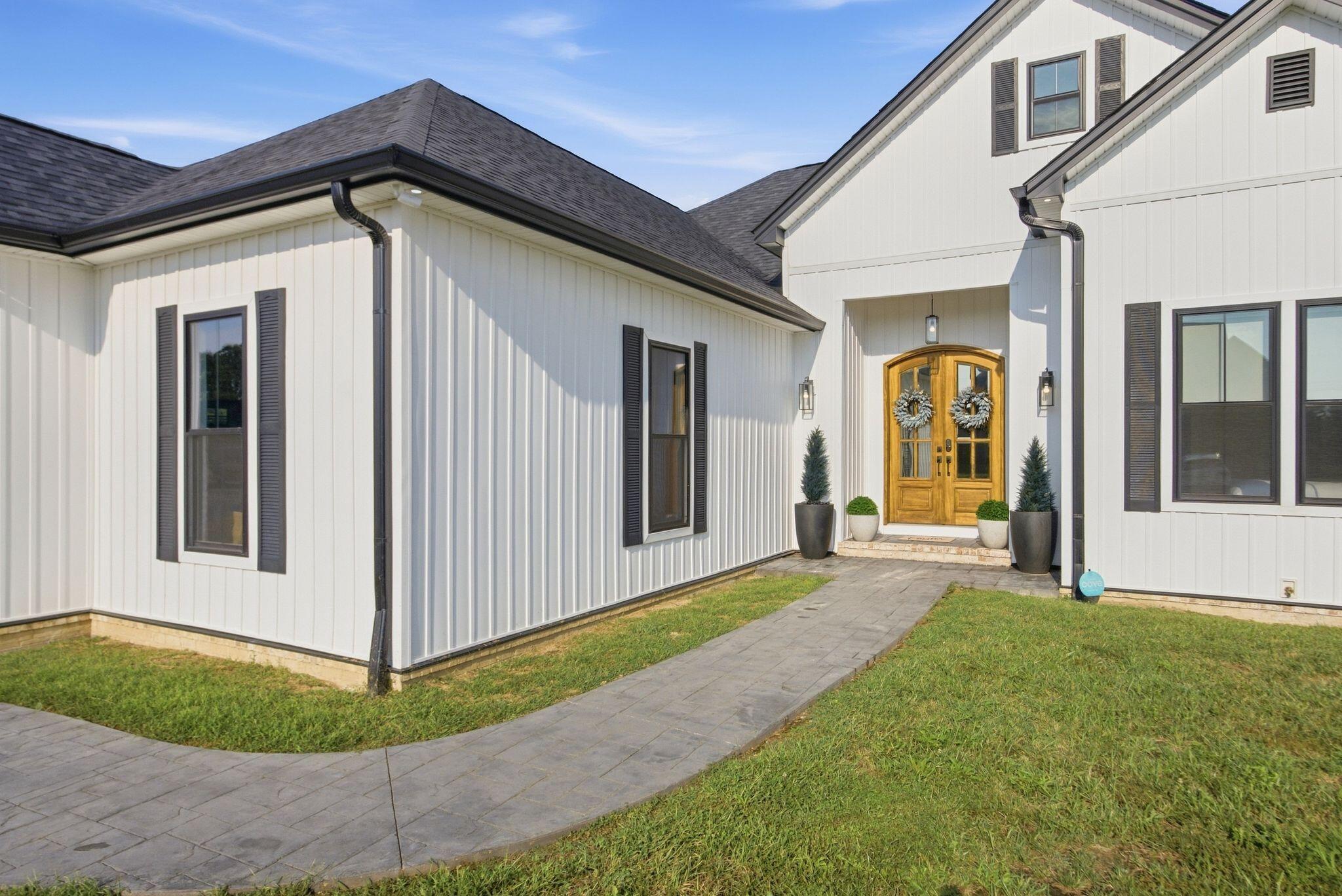 152 Willis Drive Property Photo 3