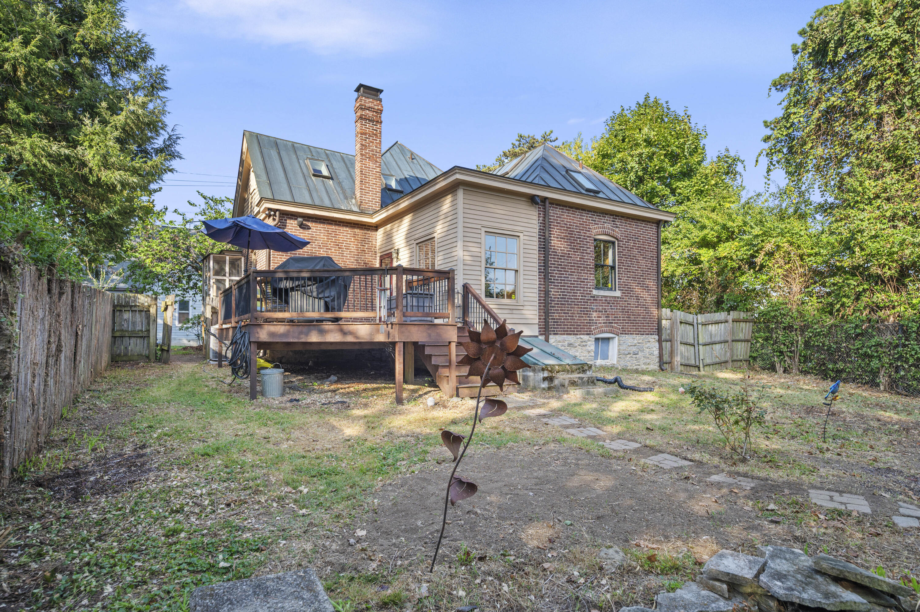505 Russell Avenue Property Photo 40