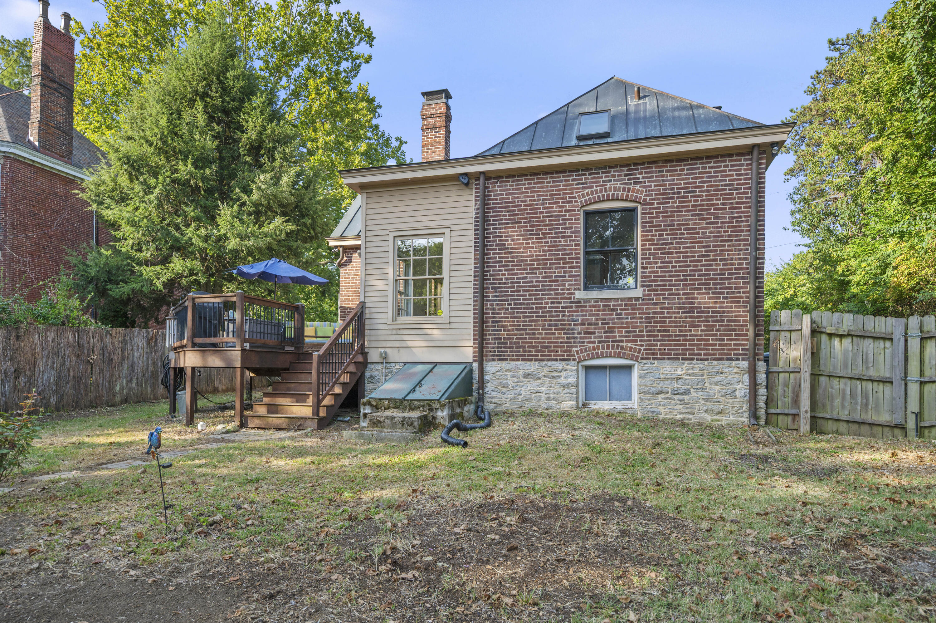 505 Russell Avenue Property Photo 42