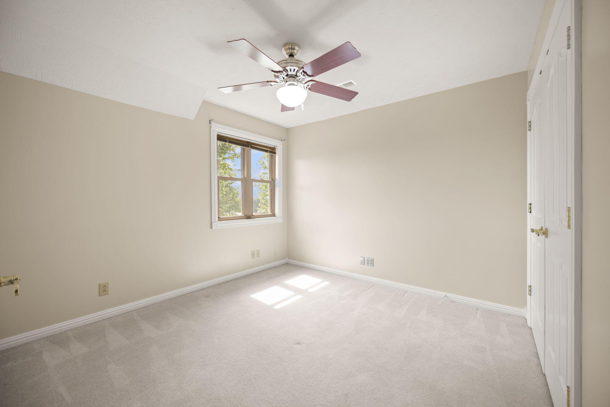 354 Hidden Meadows Drive Property Photo 29
