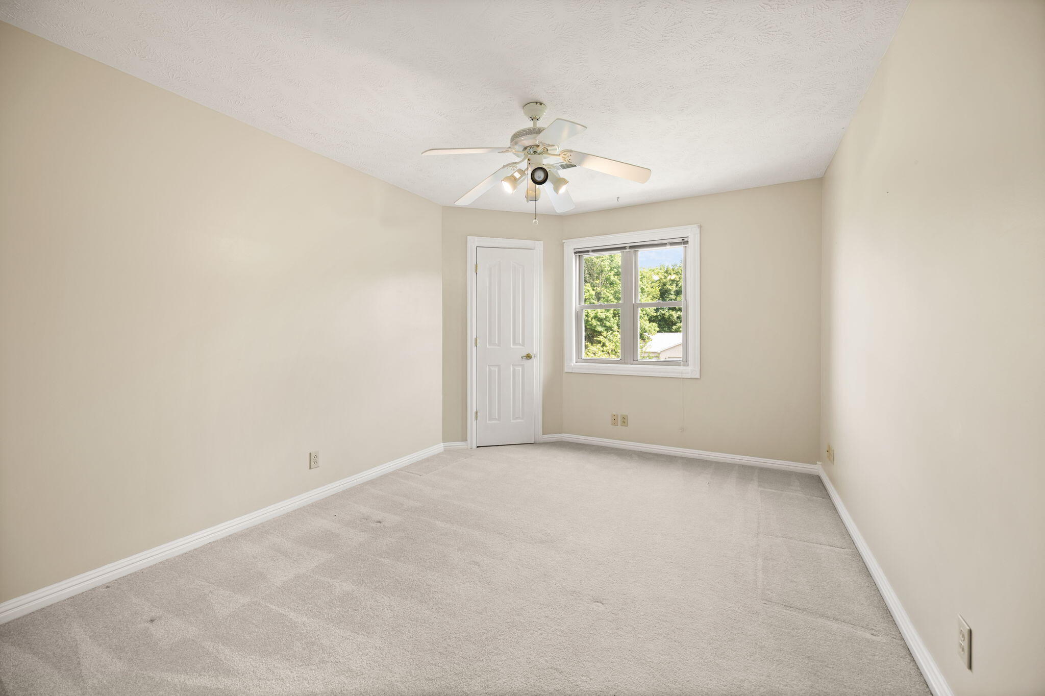 354 Hidden Meadows Drive Property Photo 33