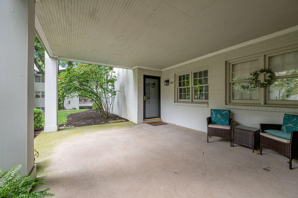 395 Redding Road 207 Property Photo 2
