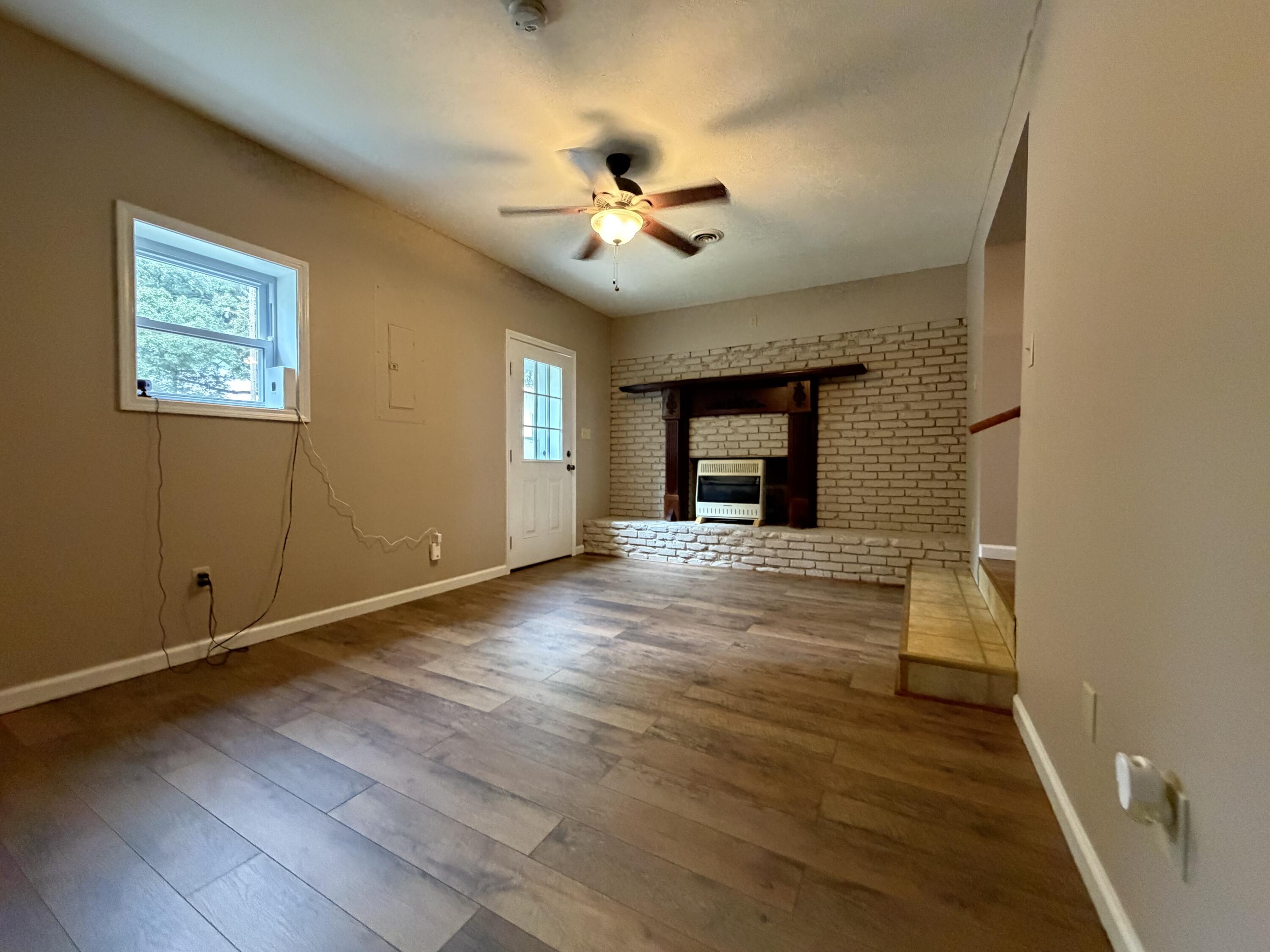 1050 Old Madisonville Road Property Photo 3