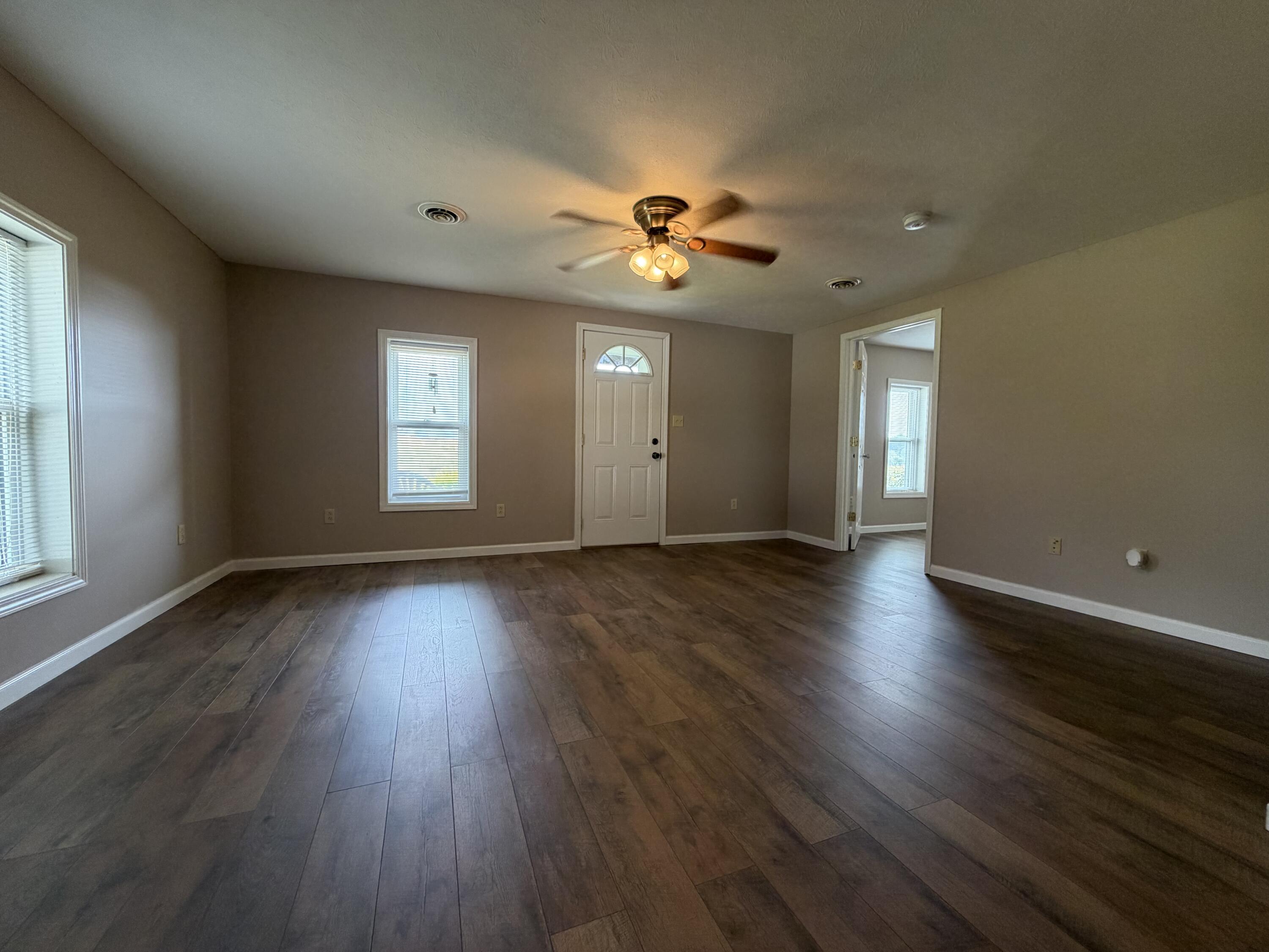 1050 Old Madisonville Road Property Photo 7