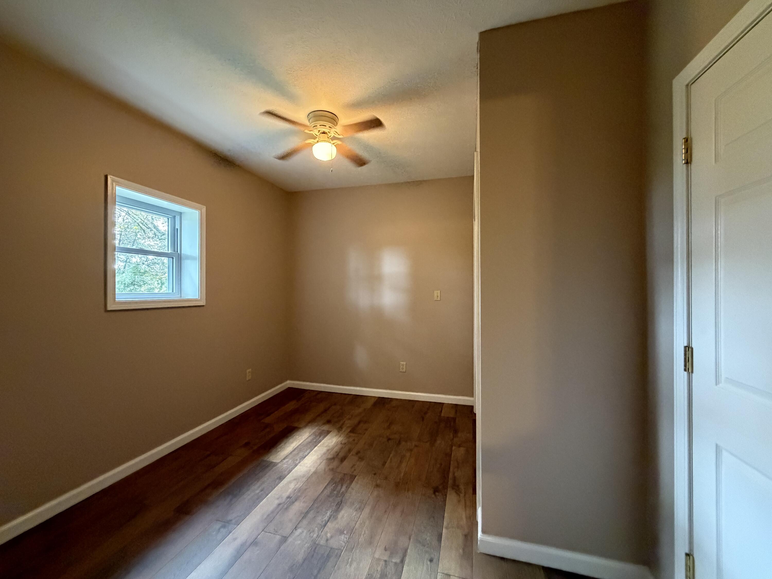 1050 Old Madisonville Road Property Photo 12