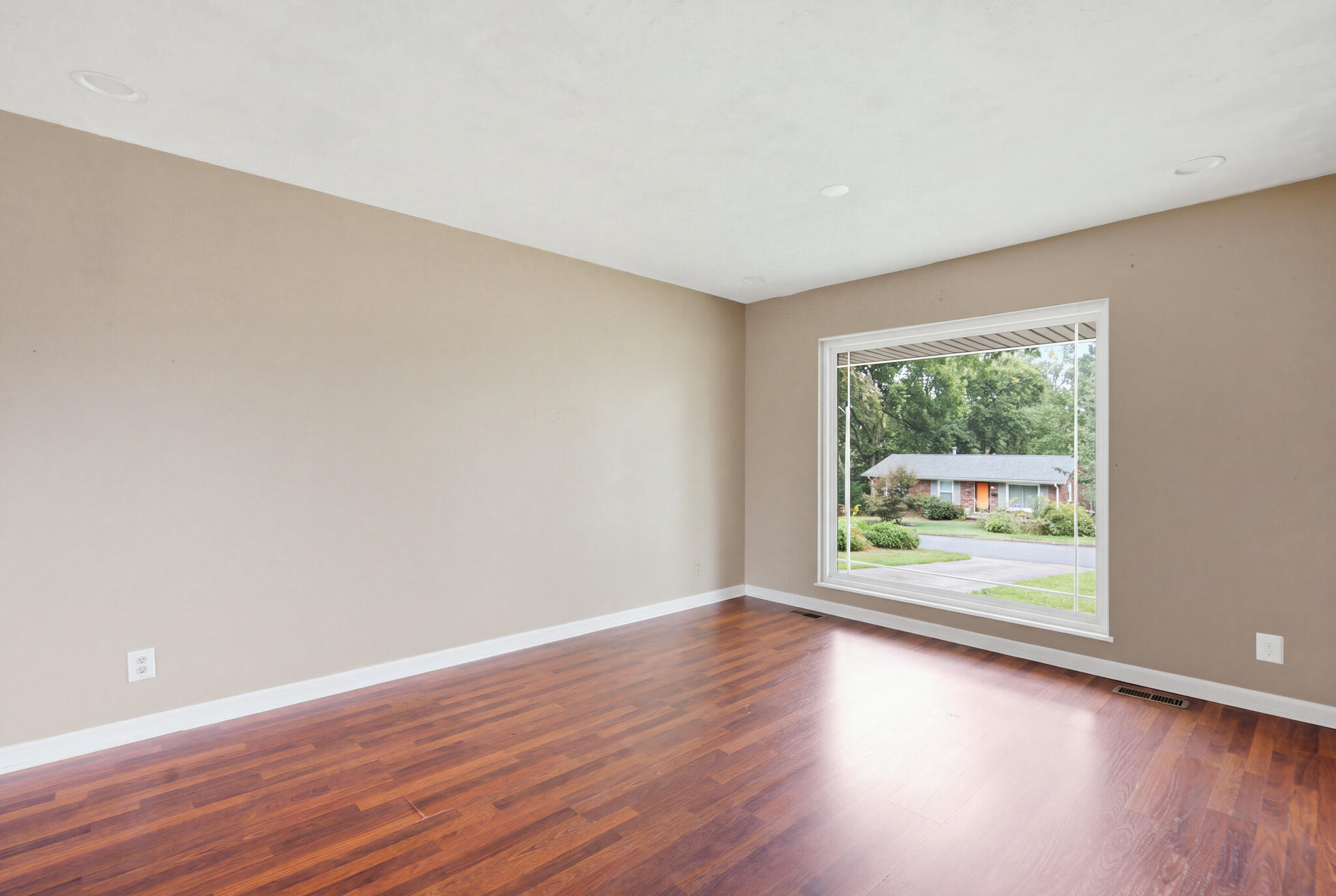 2430 Seine Road Property Photo 2