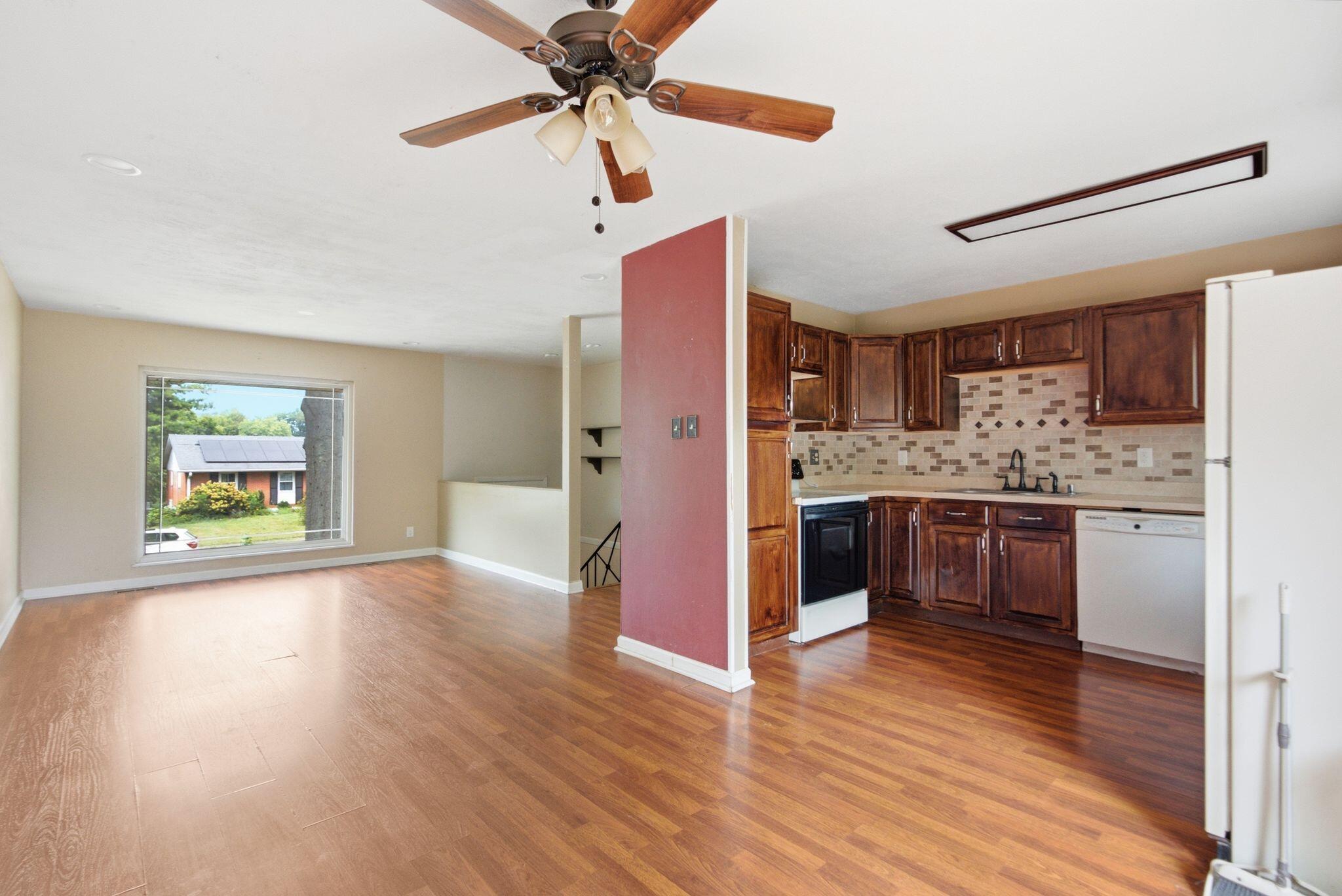 2430 Seine Road Property Photo 6