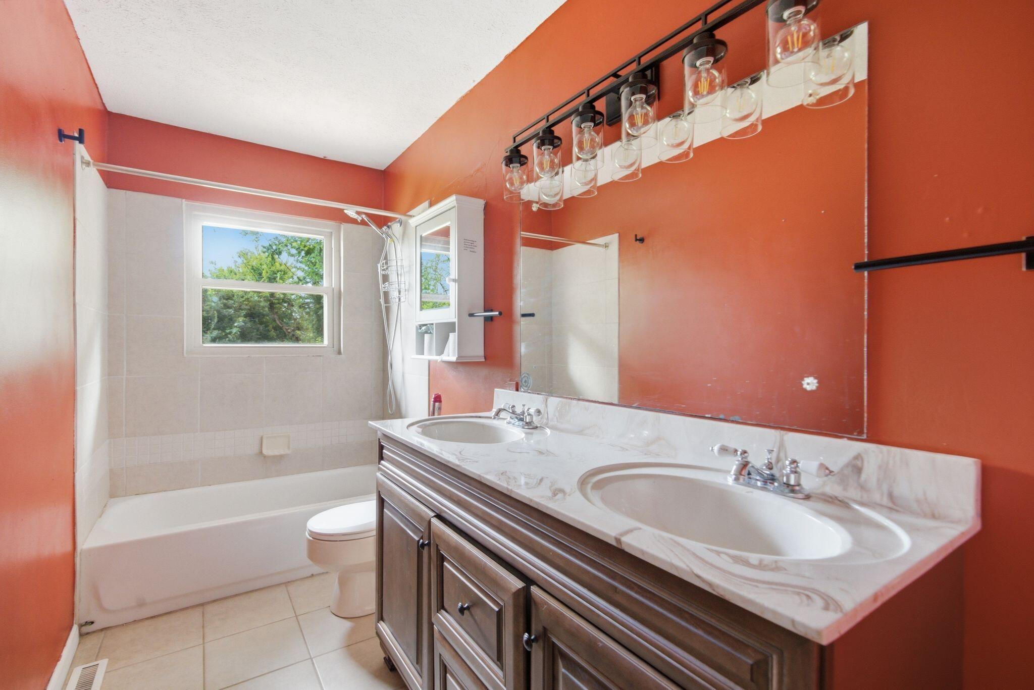 2430 Seine Road Property Photo 10
