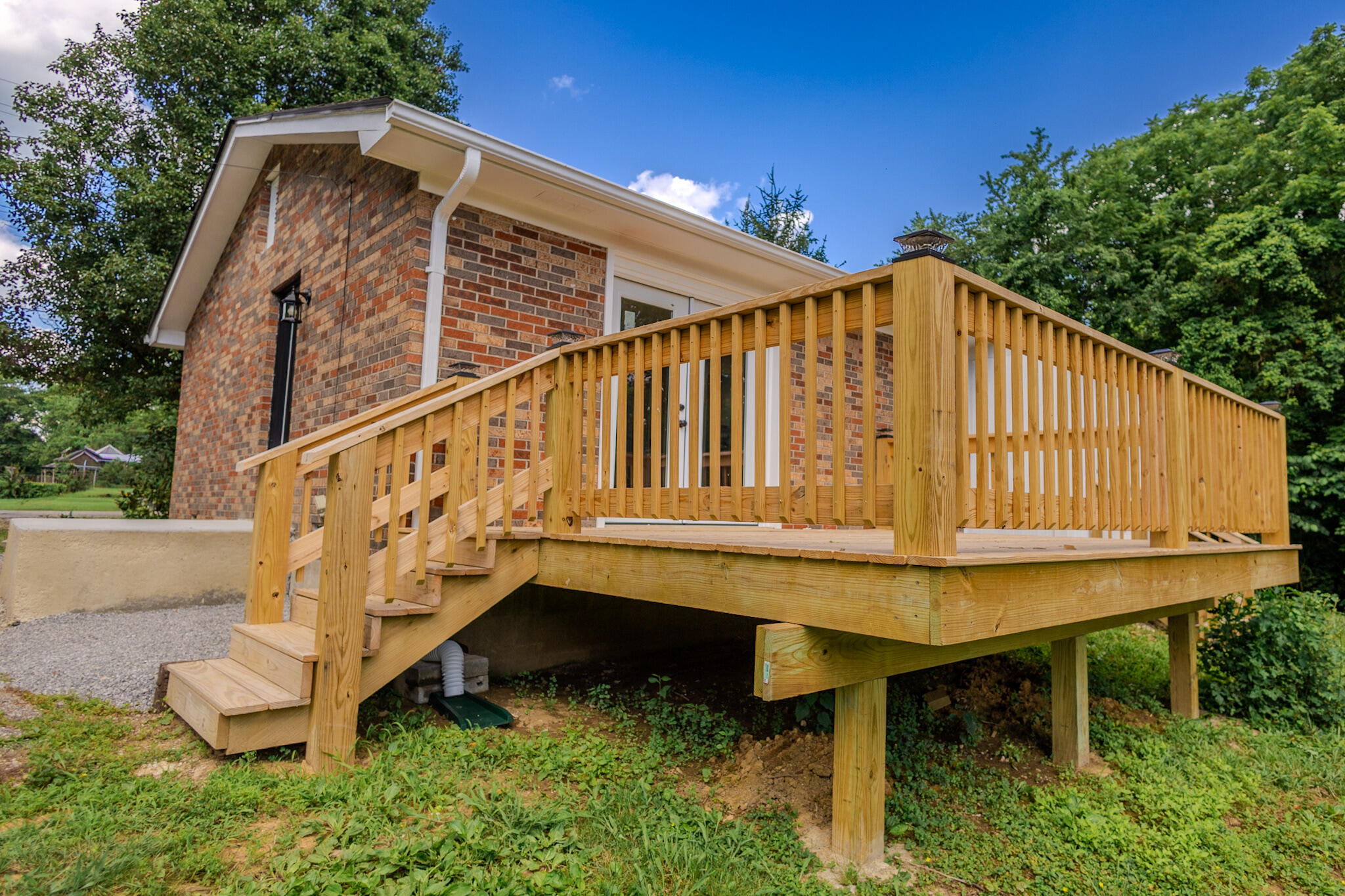 105 Maple Street Property Photo 4