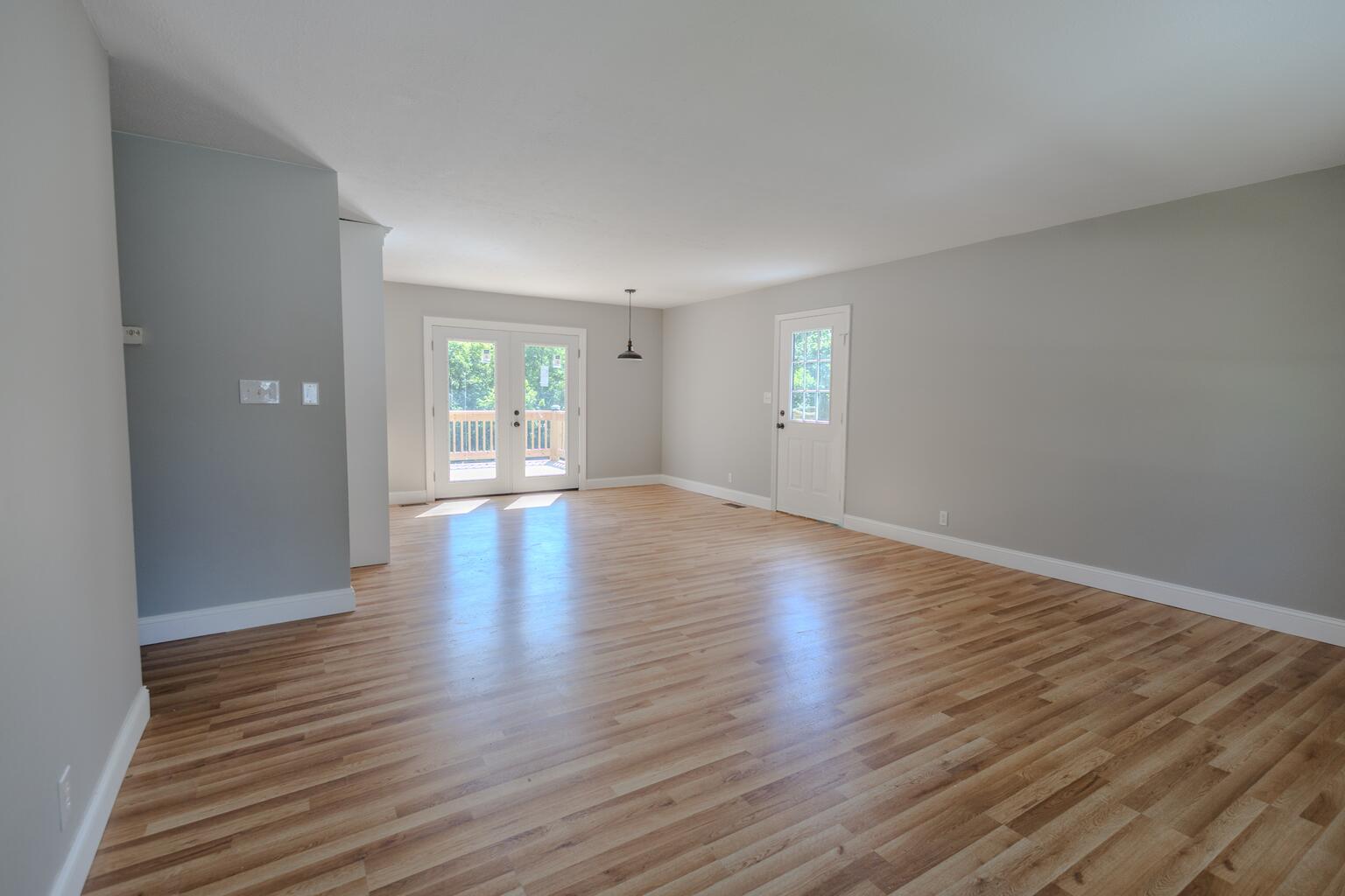 105 Maple Street Property Photo 6