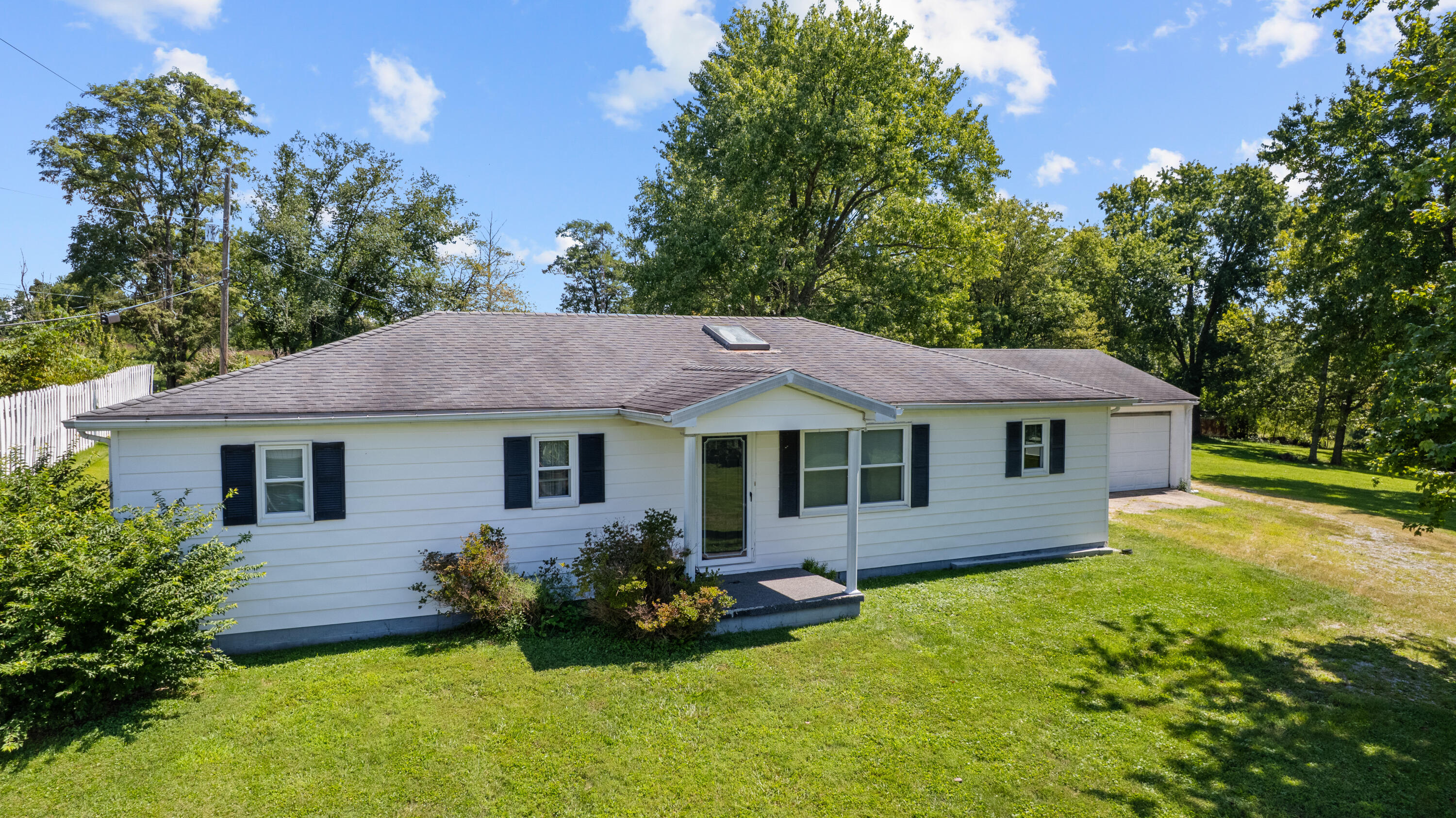 8020 Bridgeport Road Property Photo 4