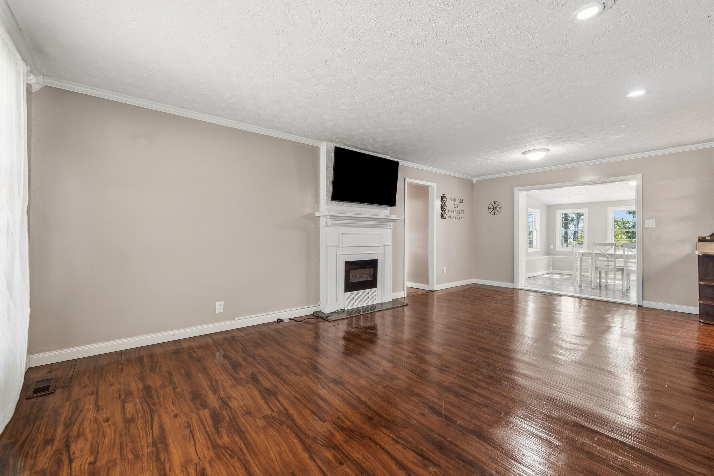 1577 Fairview Road Property Photo 4