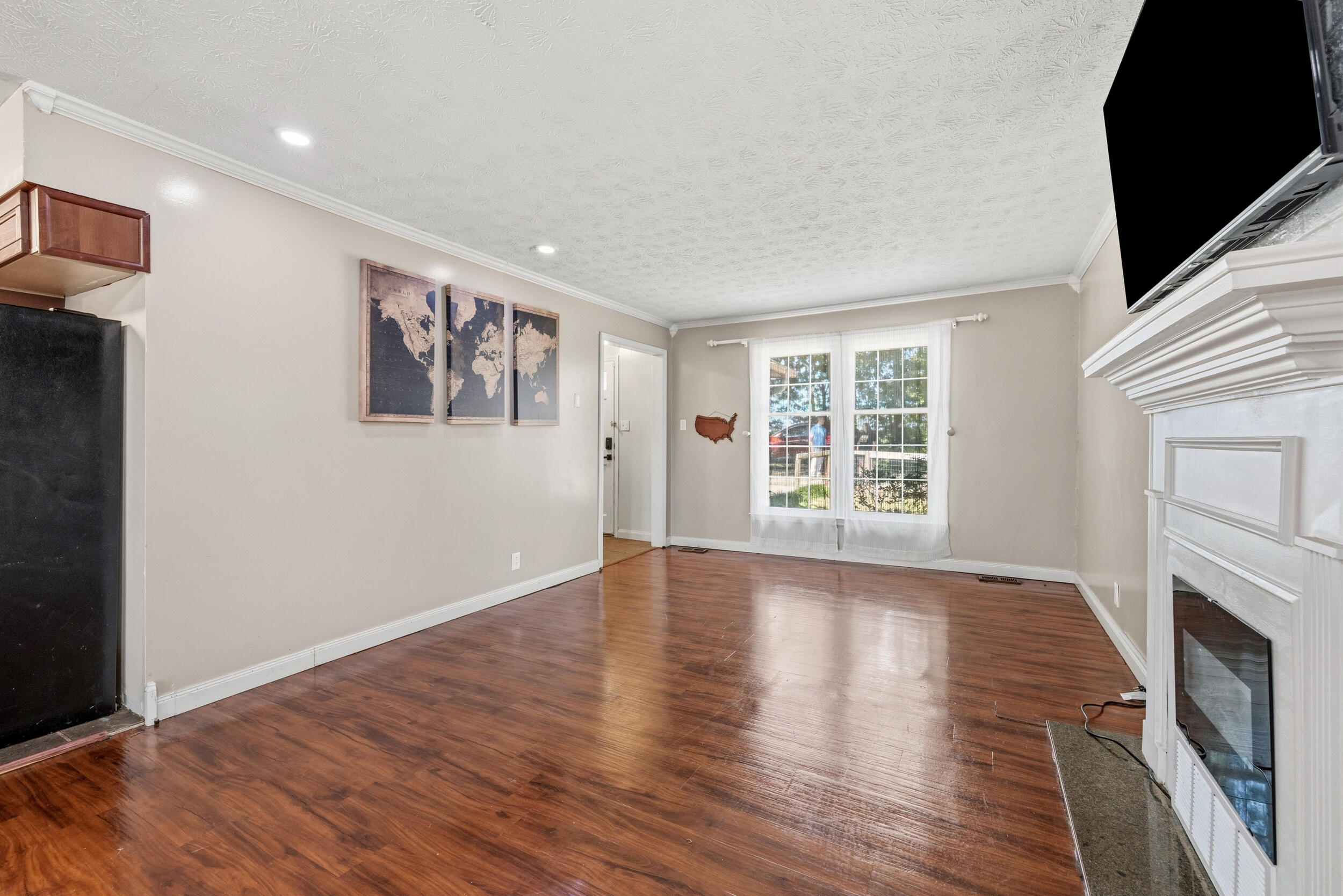 1577 Fairview Road Property Photo 5