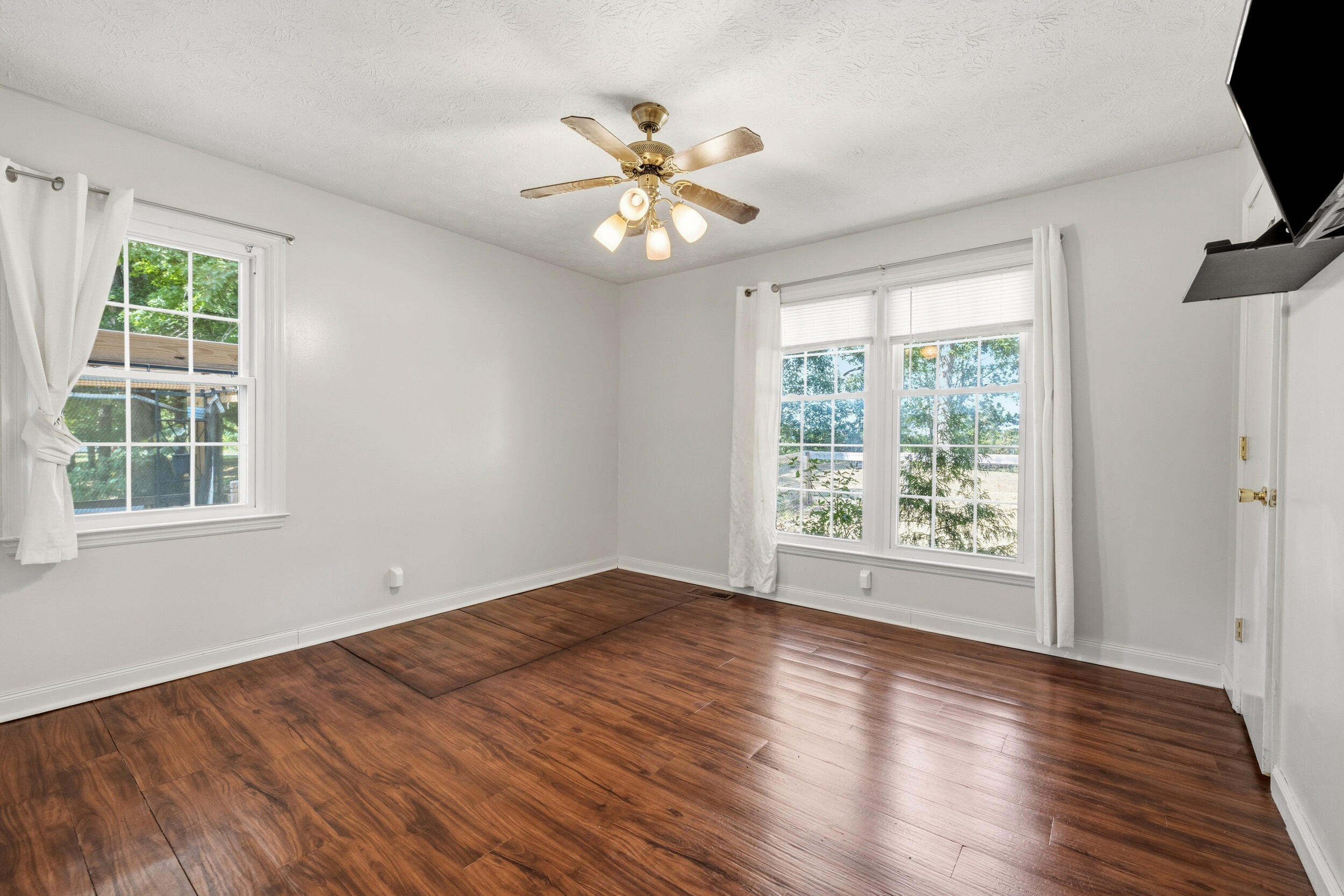 1577 Fairview Road Property Photo 17