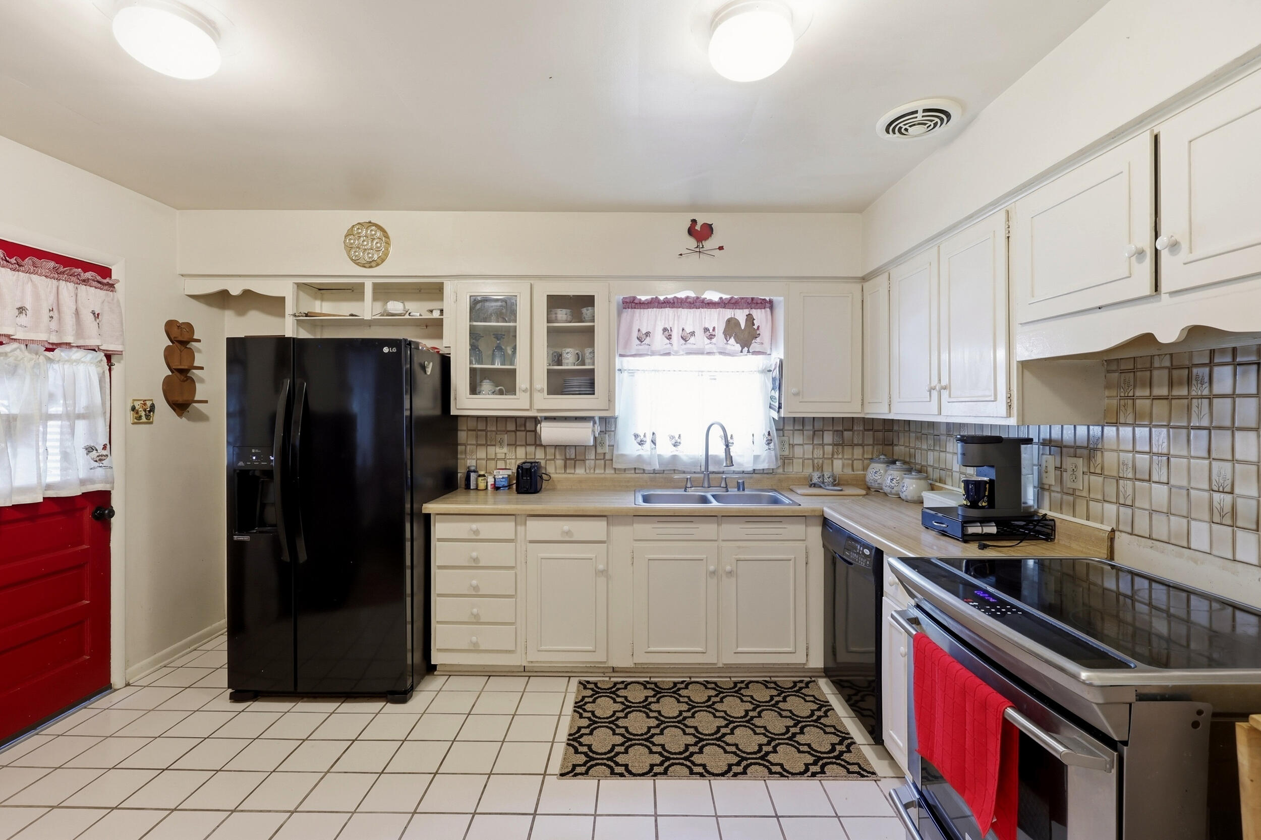 564 Saint Anthony Drive Property Photo 11