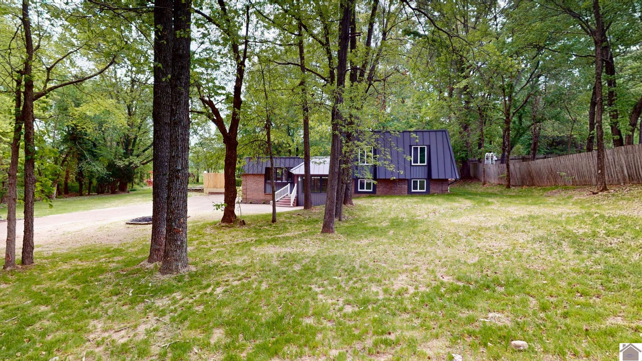 130 Garland Drive Property Photo 4