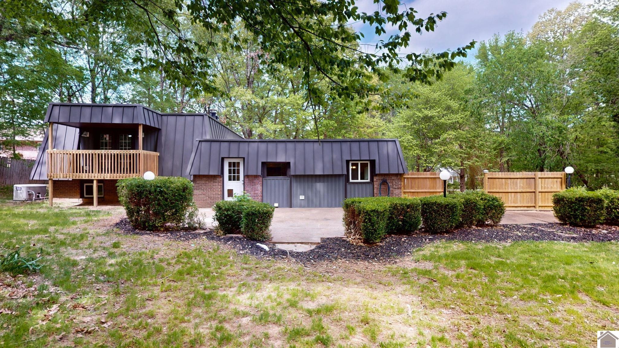 130 Garland Drive Property Photo 8