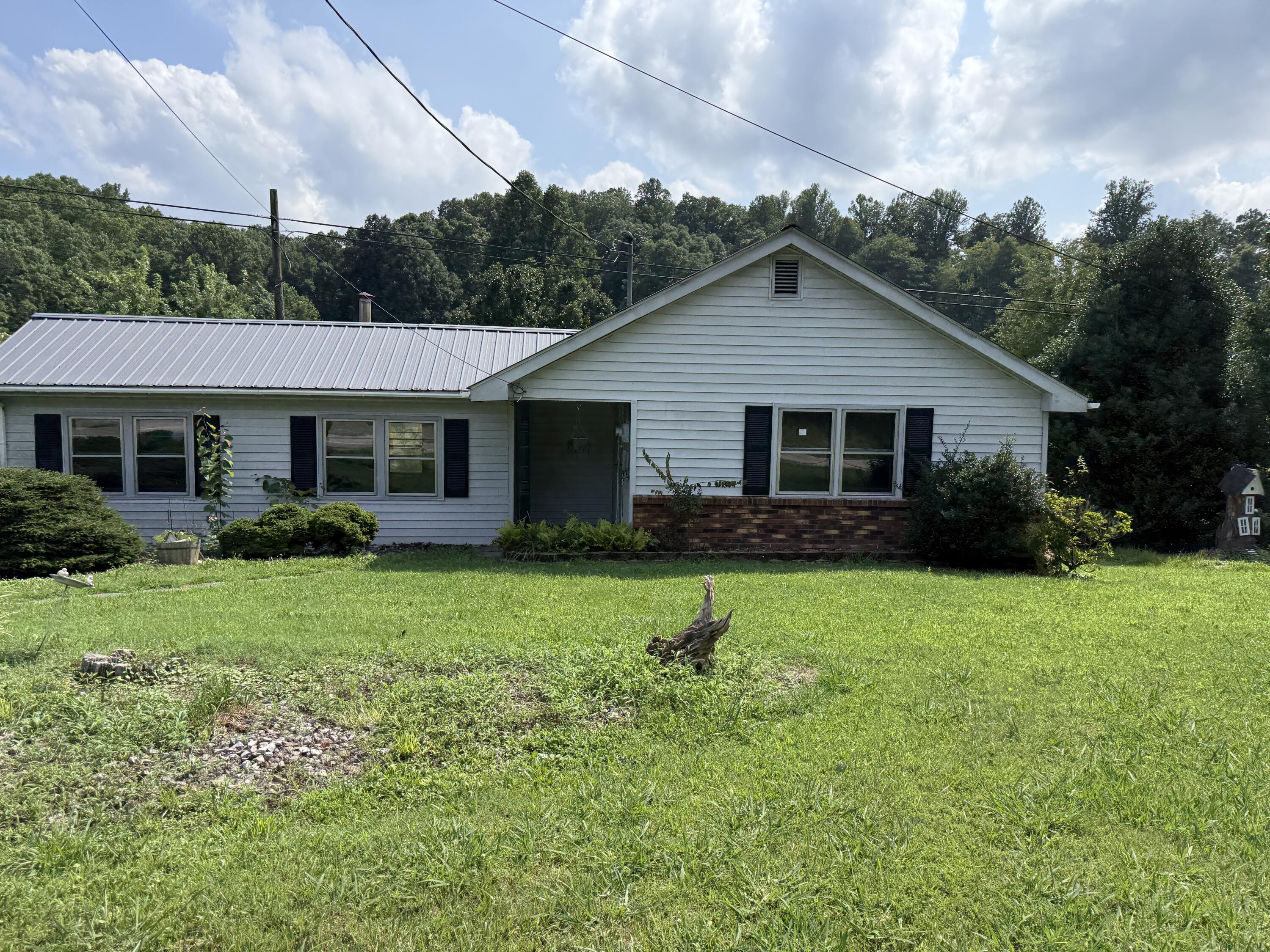 2526 S Hwy 421 Property Photo 2